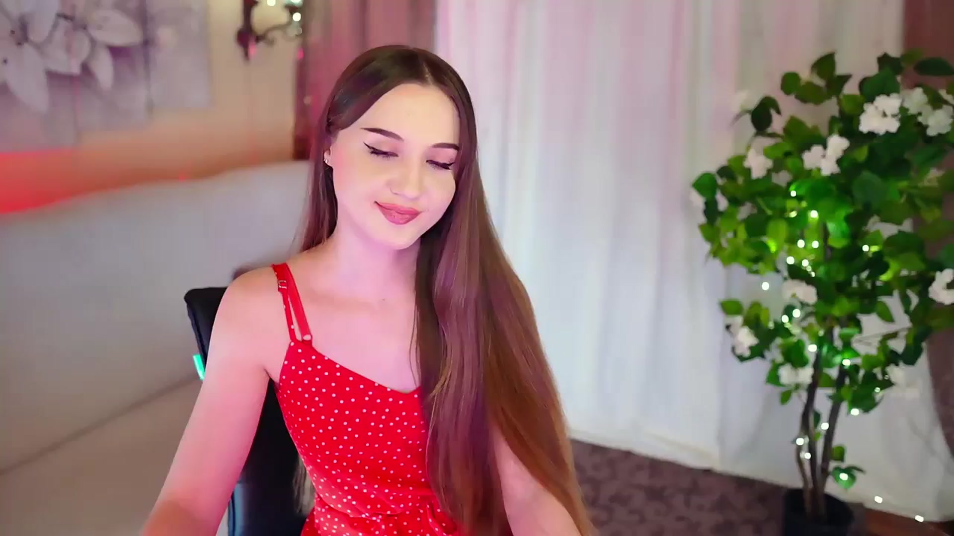 Gallery image thumbnail from Innocent_Soul's myfreecams stream on, 11/25/2023, 19:05 image 17 of 20