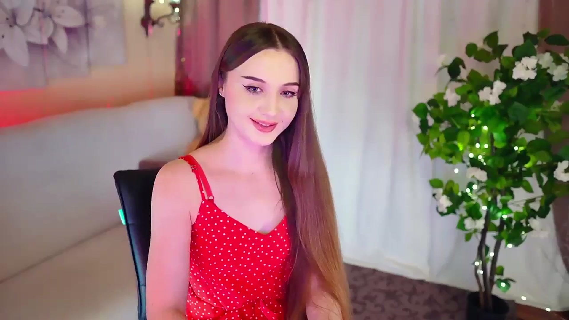 Gallery image thumbnail from Innocent_Soul's myfreecams stream on, 11/25/2023, 19:05 image 3 of 20