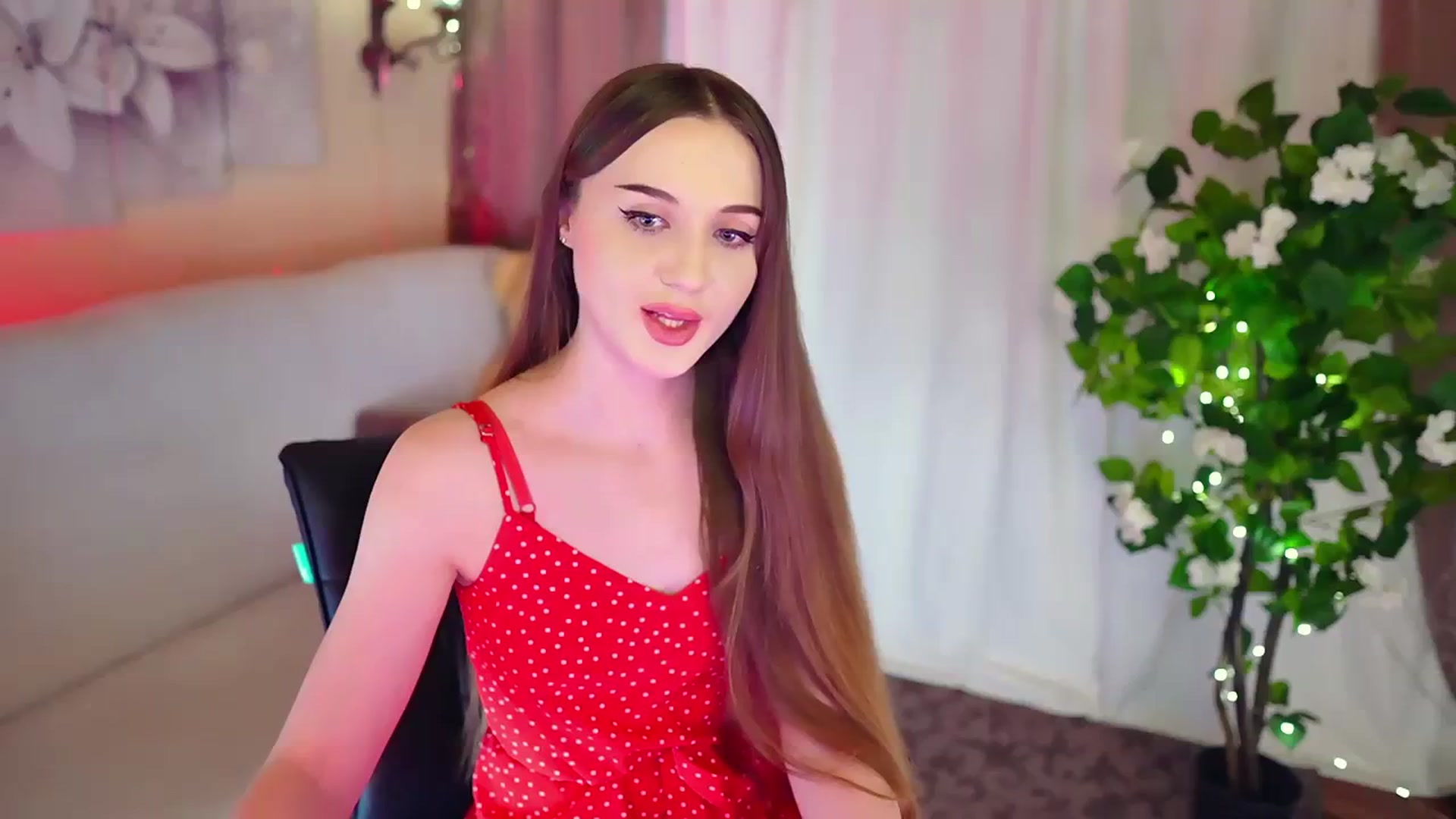 Gallery image thumbnail from Innocent_Soul's myfreecams stream on, 11/25/2023, 19:05 image 8 of 20