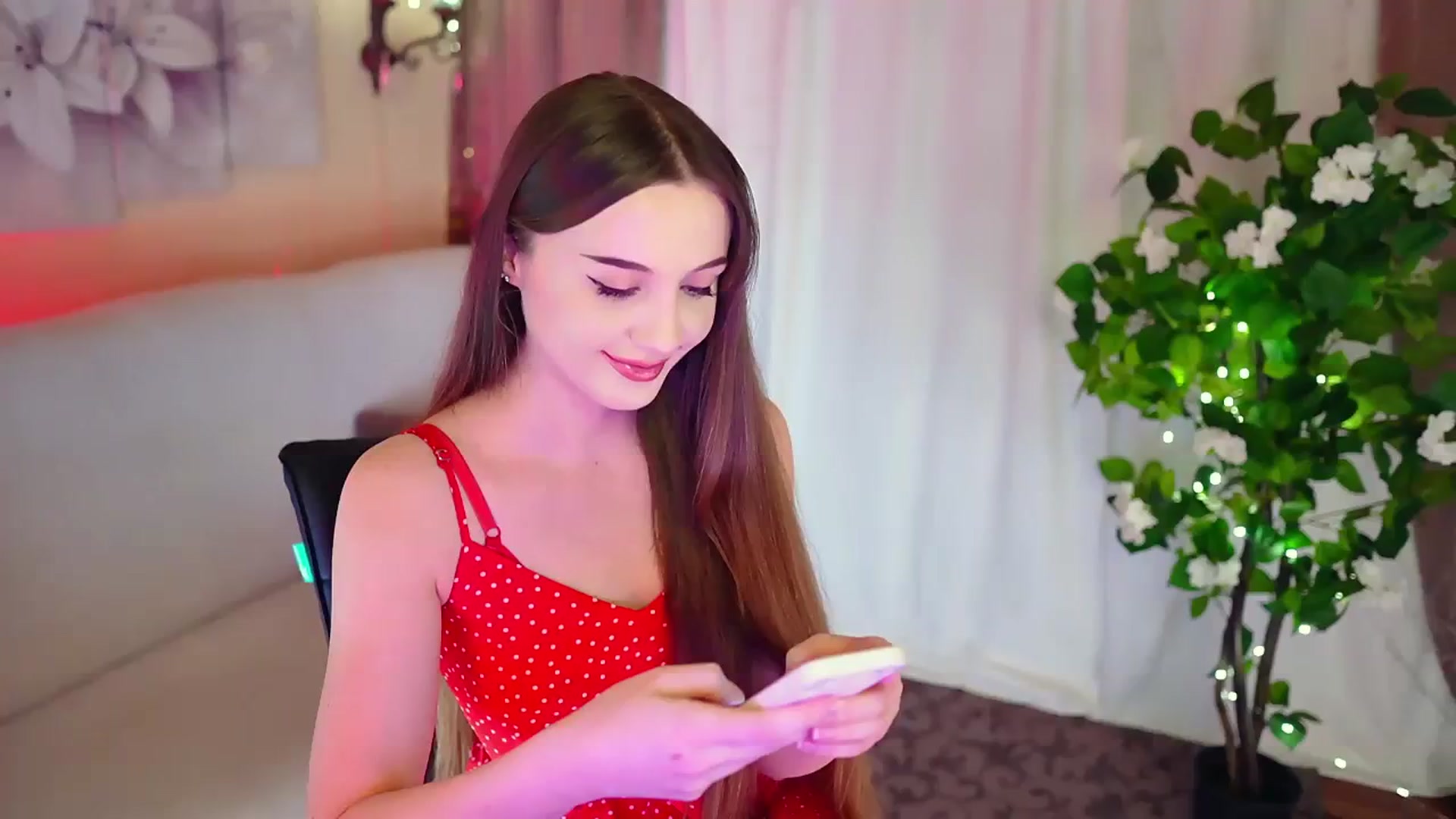 Gallery image thumbnail from Innocent_Soul's myfreecams stream on, 11/25/2023, 19:05 image 1 of 20
