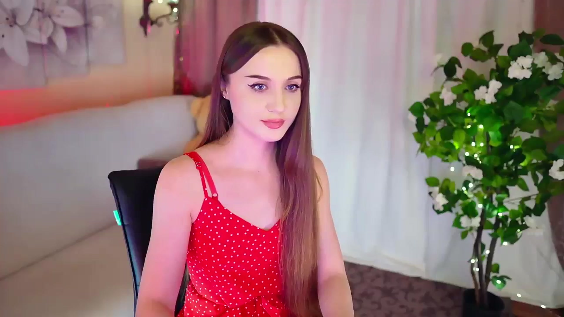 Gallery image thumbnail from Innocent_Soul's myfreecams stream on, 11/25/2023, 19:05 image 5 of 20