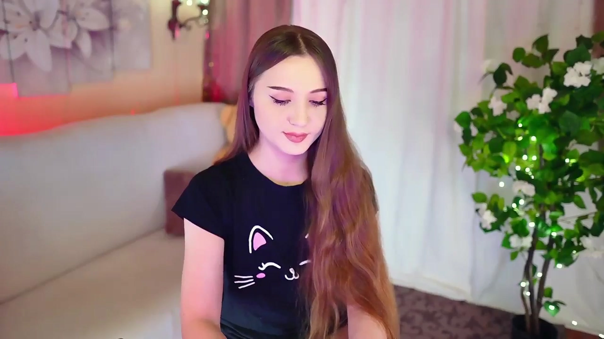 Gallery image thumbnail from Innocent_Soul's myfreecams stream on, 11/26/2023, 13:43 image 9 of 20
