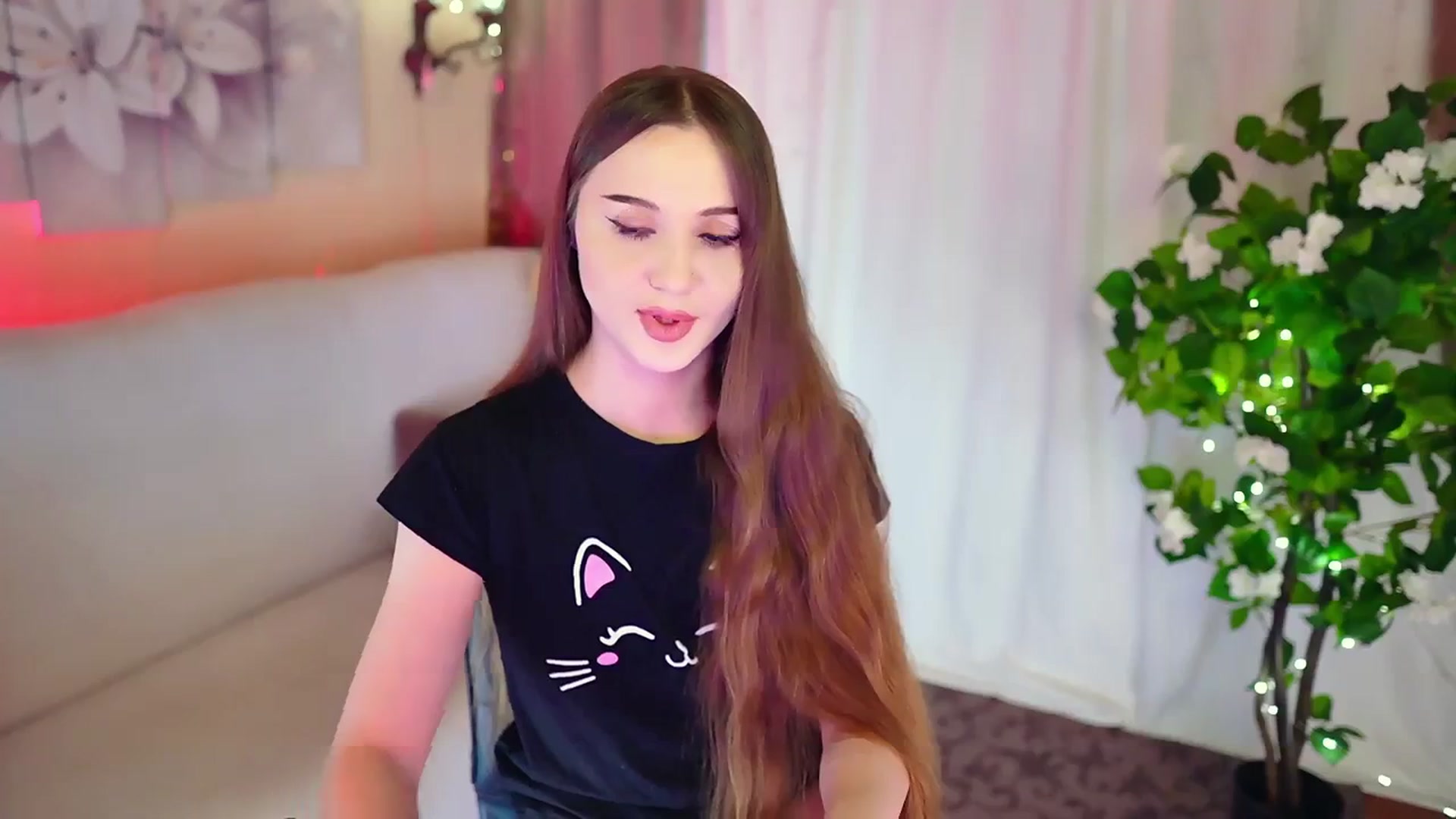 Gallery image thumbnail from Innocent_Soul's myfreecams stream on, 11/26/2023, 13:43 image 15 of 20