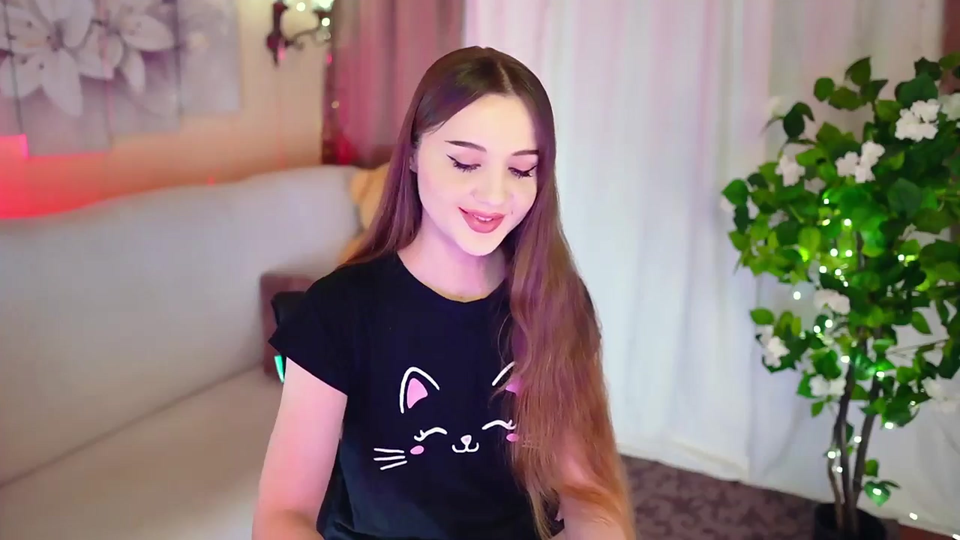 Gallery image thumbnail from Innocent_Soul's myfreecams stream on, 11/26/2023, 15:04 image 16 of 20
