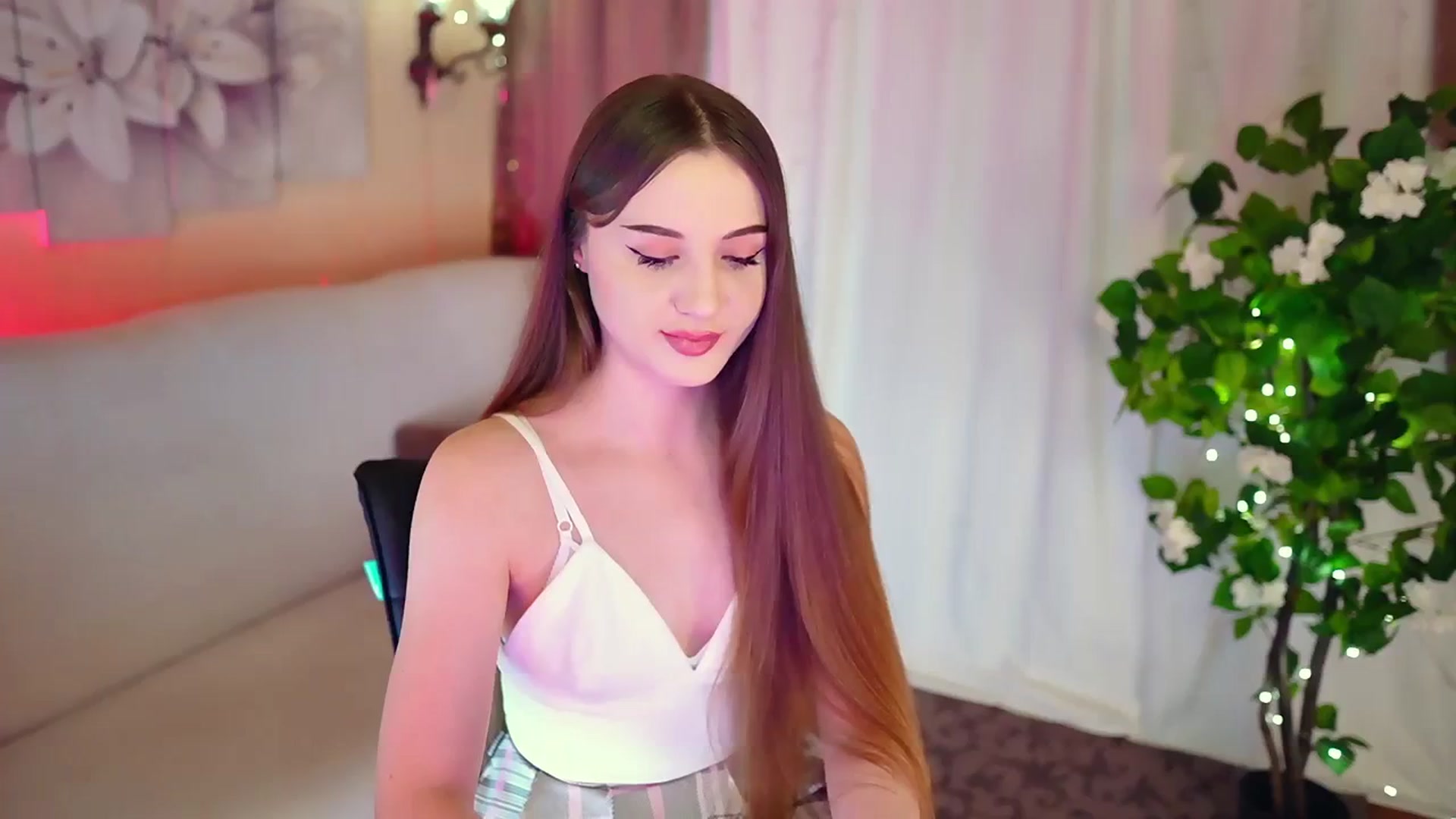 Gallery image thumbnail from Innocent_Soul's myfreecams stream on, 11/28/2023, 11:09 image 6 of 20
