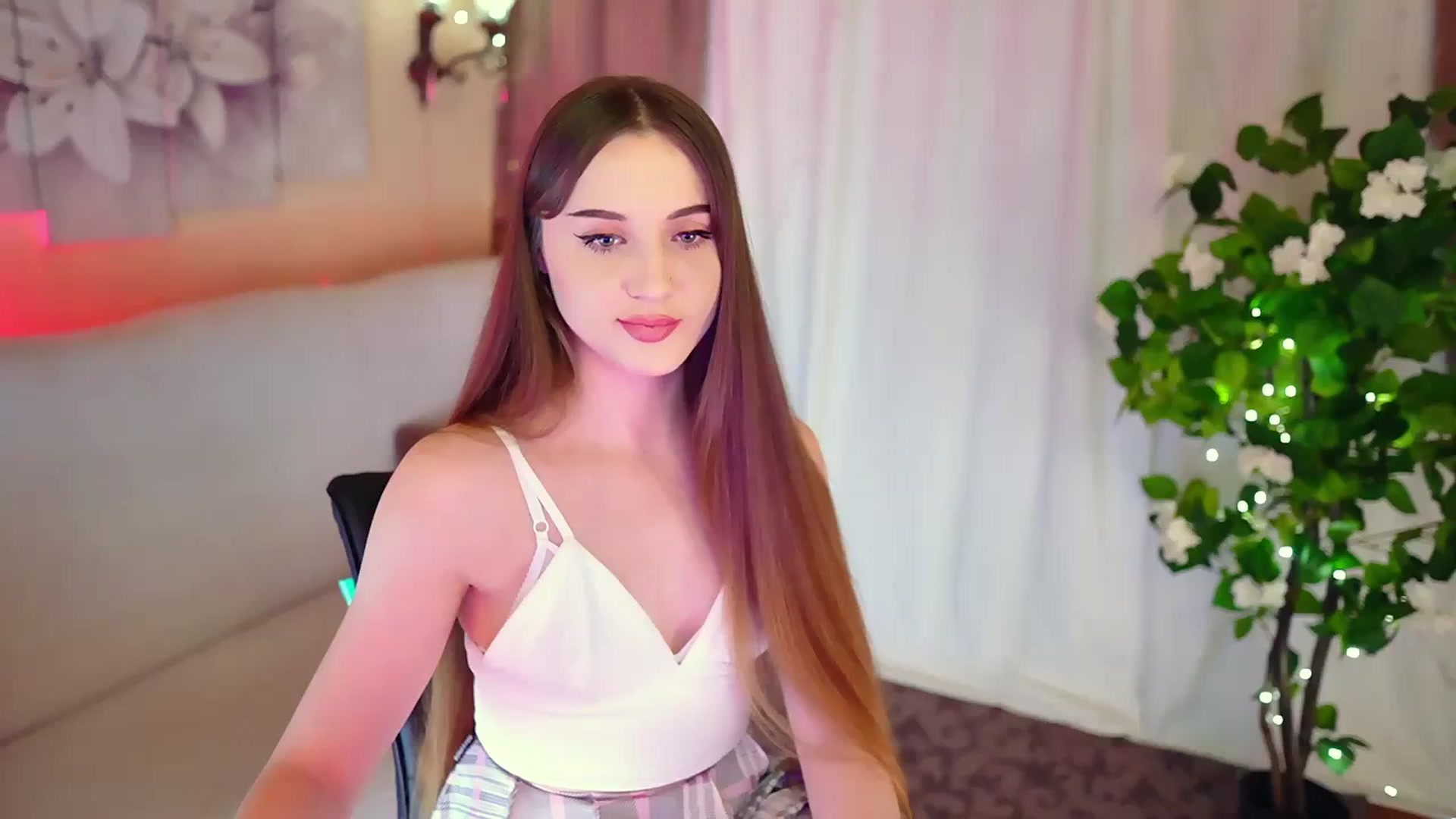 Gallery image thumbnail from Innocent_Soul's myfreecams stream on, 11/28/2023, 11:09 image 19 of 20