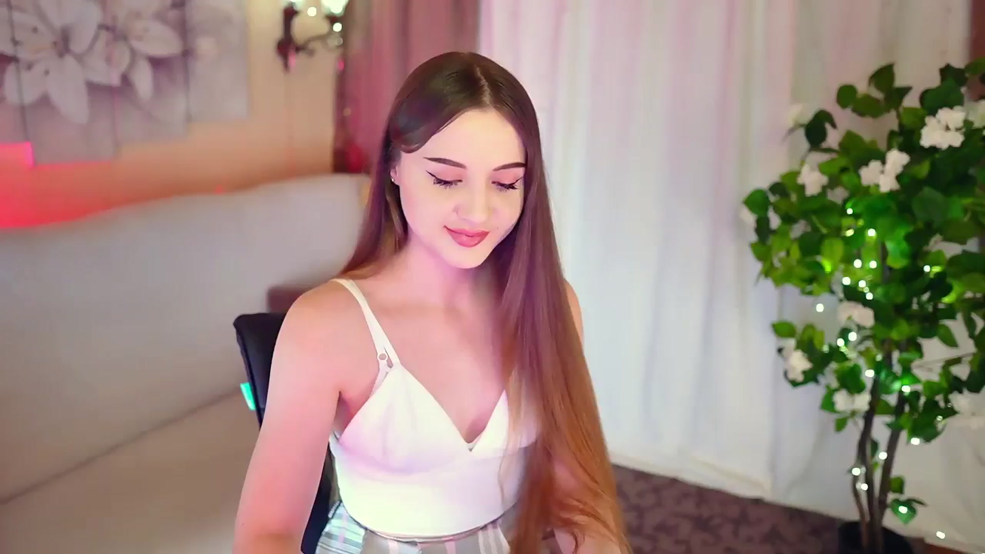 Gallery image thumbnail from Innocent_Soul's myfreecams stream on, 11/28/2023, 11:09 image 1 of 20