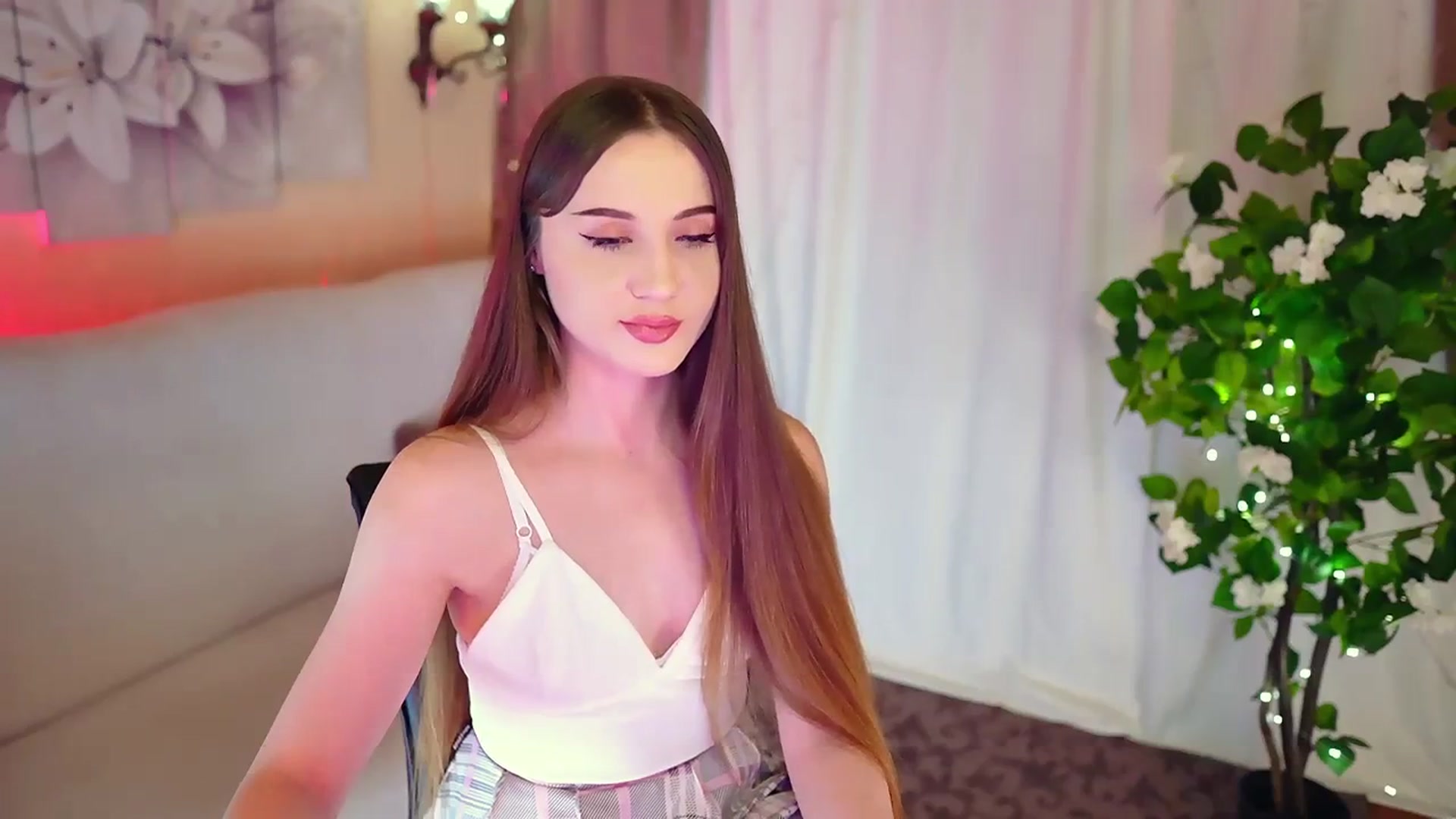 Gallery image thumbnail from Innocent_Soul's myfreecams stream on, 11/28/2023, 11:09 image 16 of 20