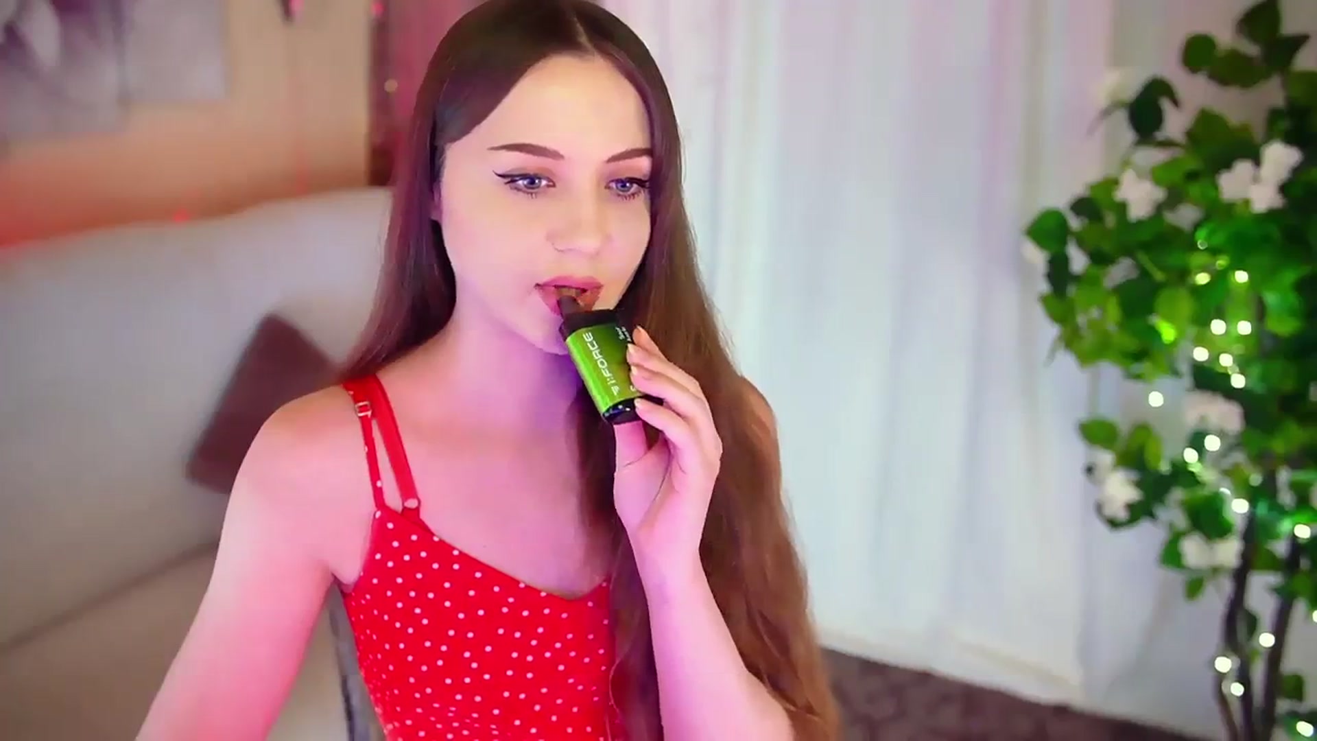 Gallery image thumbnail from Innocent_Soul's myfreecams stream on, 12/02/2023, 13:03 image 15 of 20