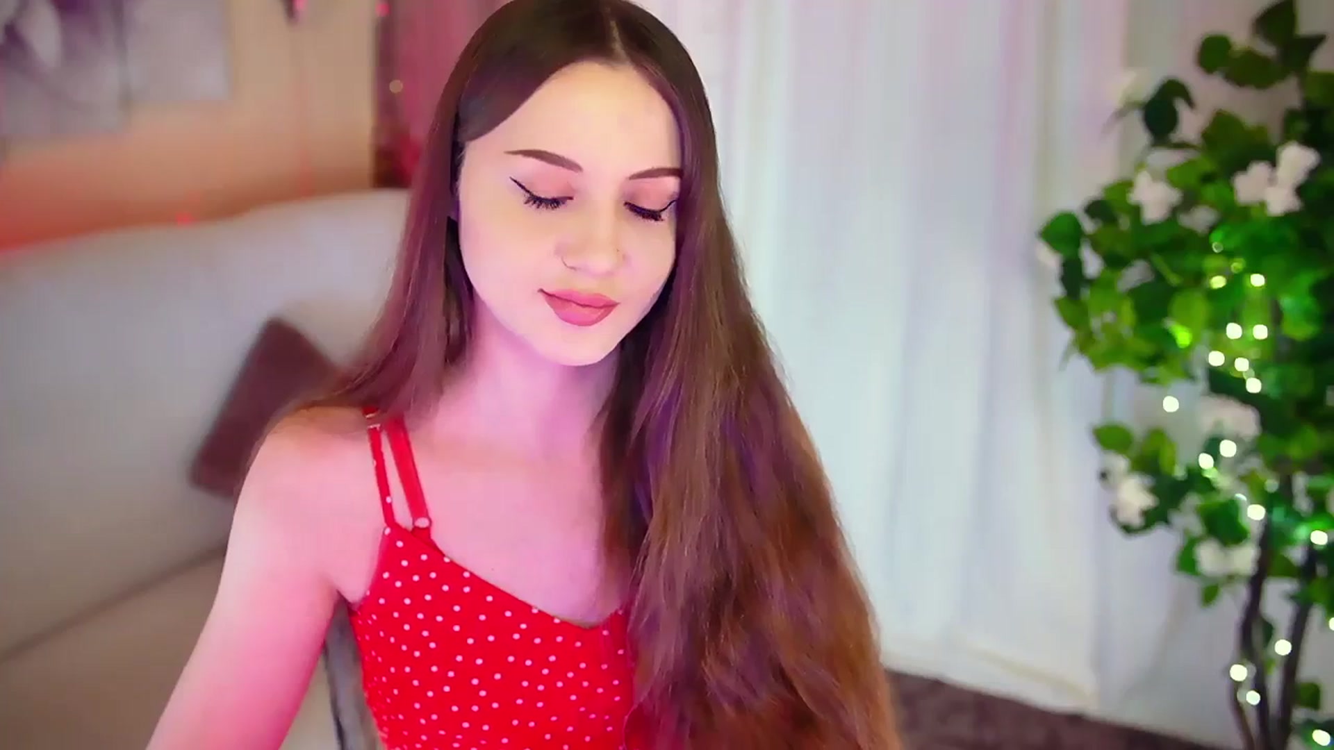 Gallery image thumbnail from Innocent_Soul's myfreecams stream on, 12/02/2023, 13:03 image 13 of 20