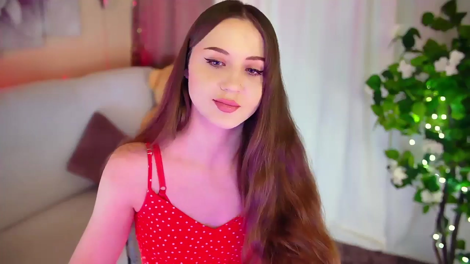 Gallery image thumbnail from Innocent_Soul's myfreecams stream on, 12/02/2023, 13:03 image 9 of 20
