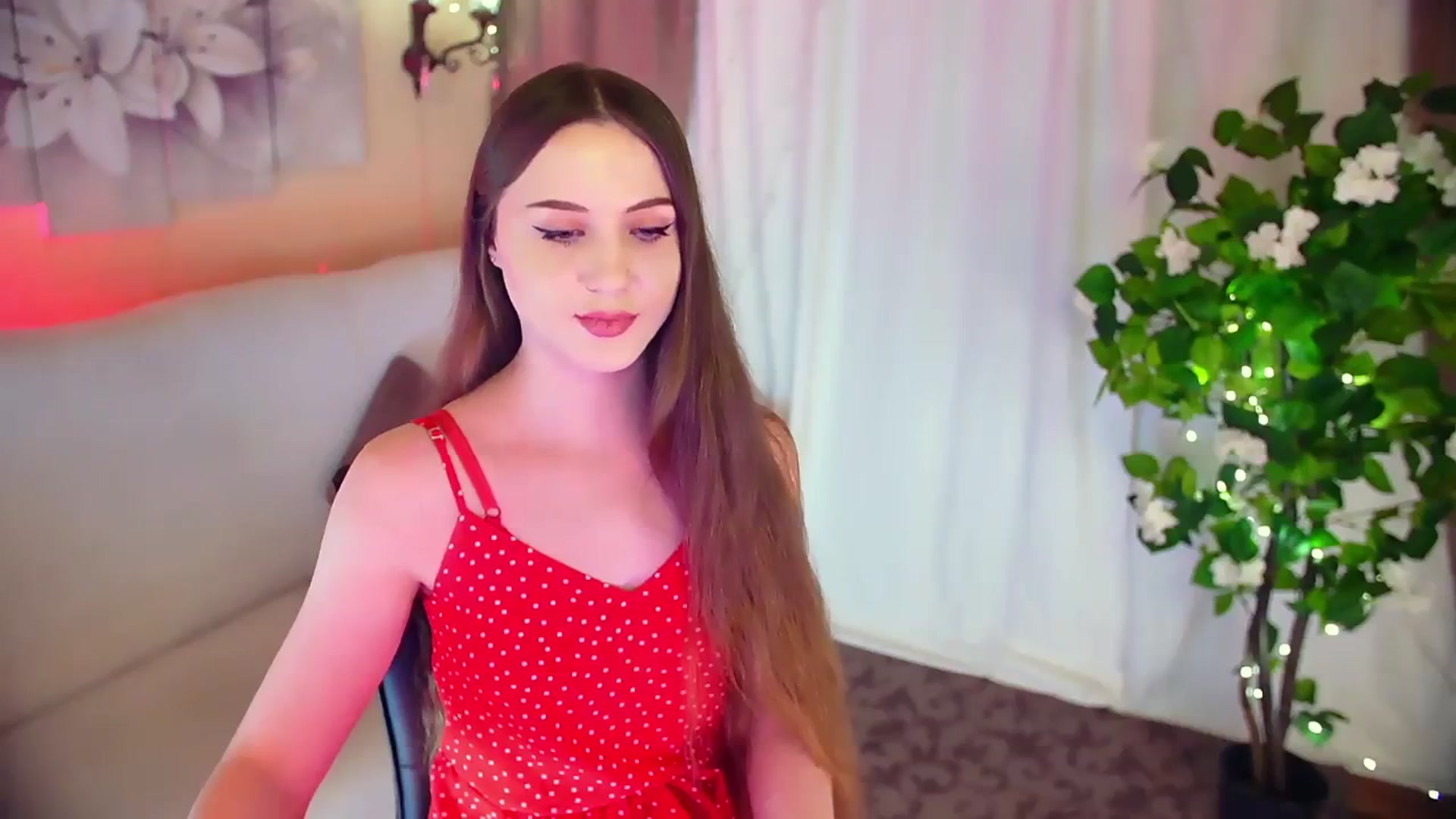 Gallery image thumbnail from Innocent_Soul's myfreecams stream on, 12/02/2023, 15:25 image 17 of 20