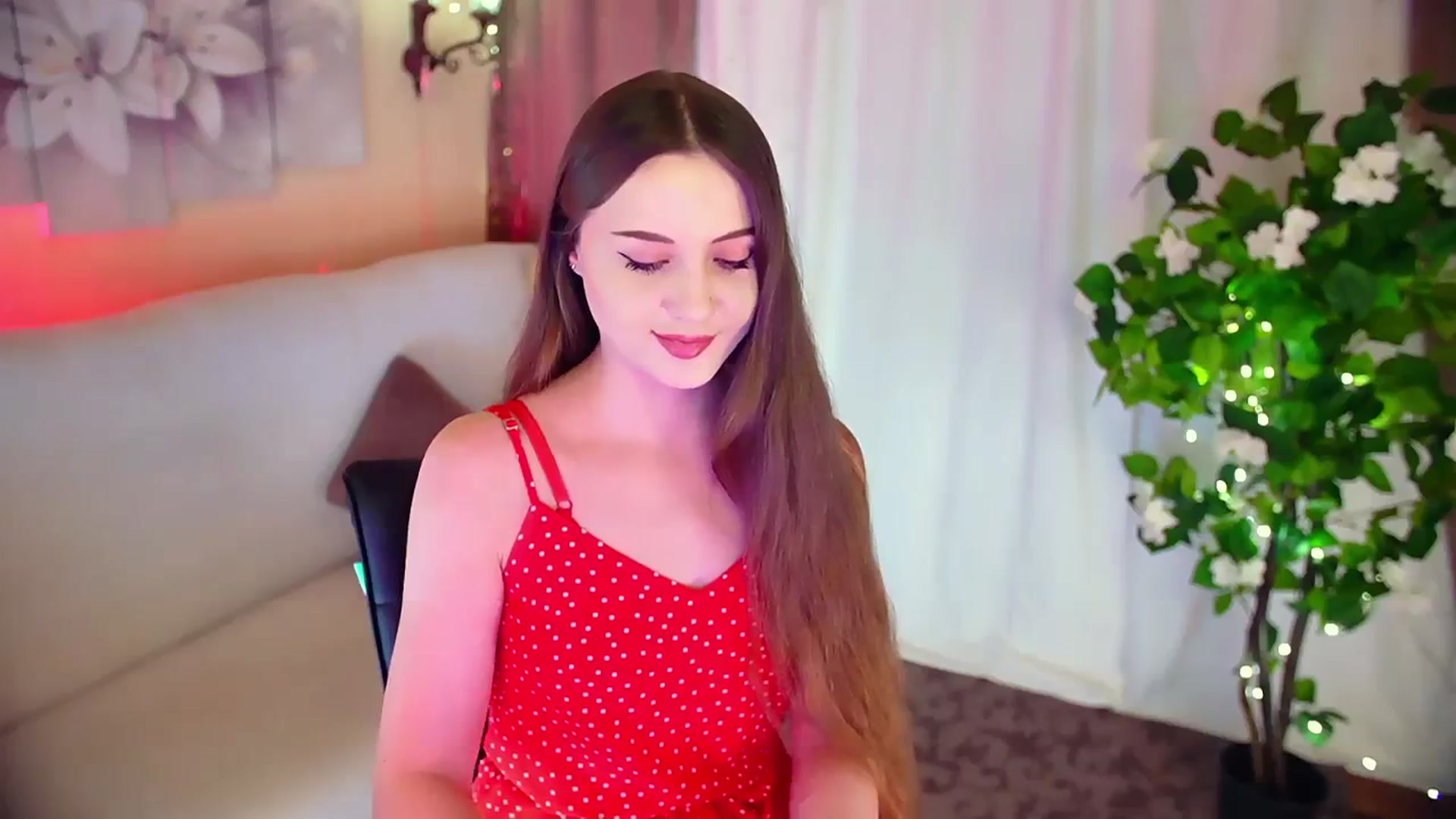 Gallery image thumbnail from Innocent_Soul's myfreecams stream on, 12/02/2023, 15:25 image 13 of 20