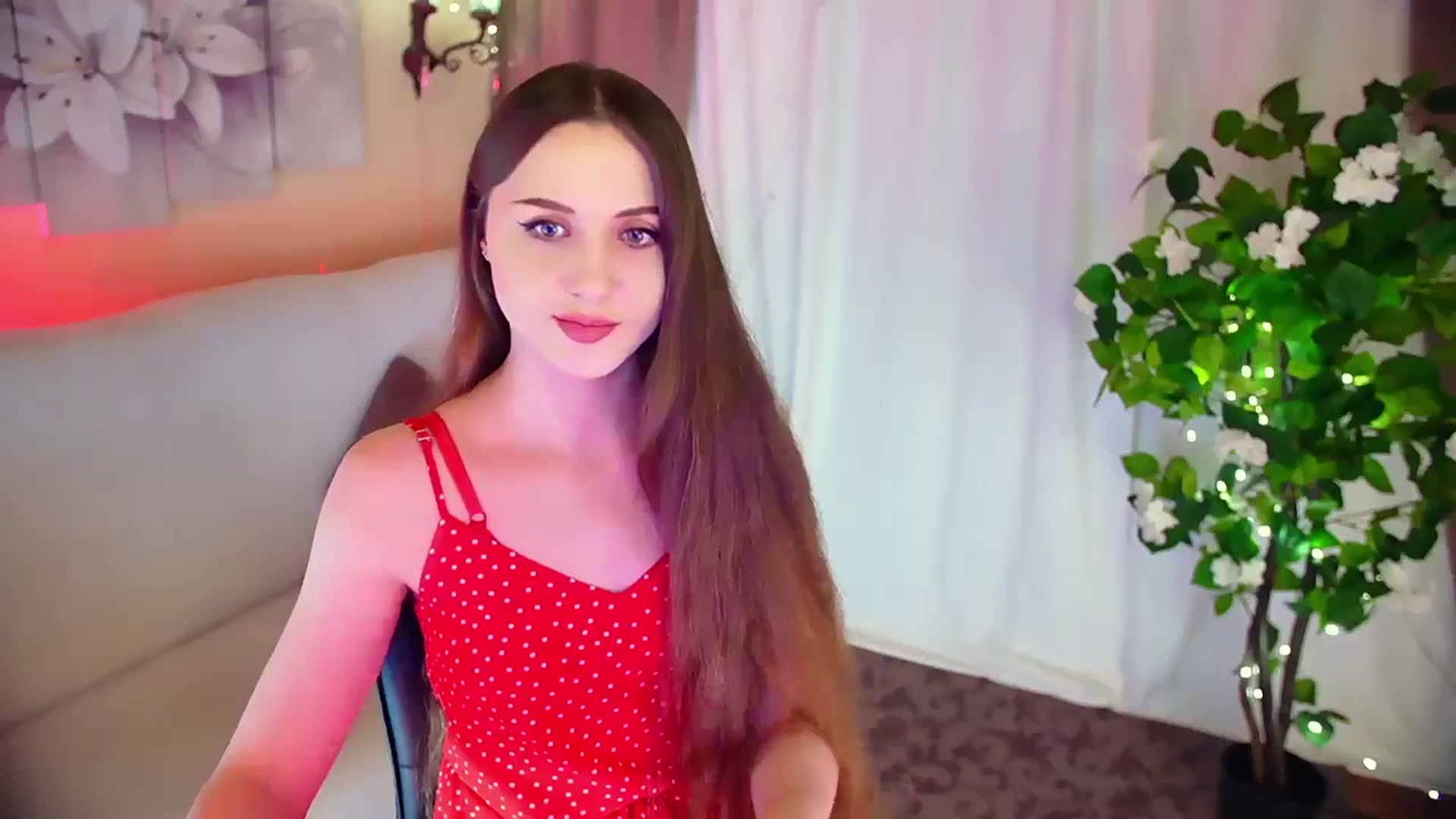 Gallery image thumbnail from Innocent_Soul's myfreecams stream on, 12/02/2023, 15:49 image 8 of 20