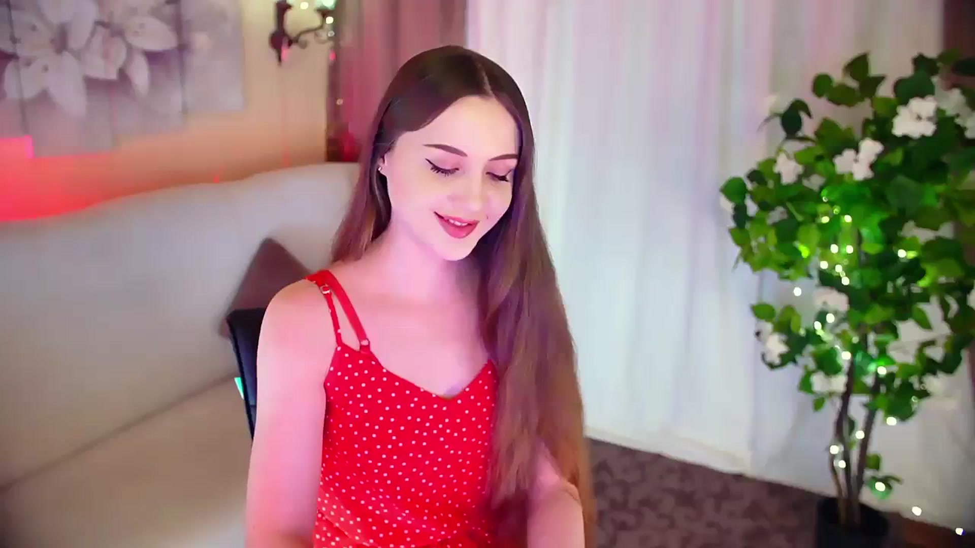 Gallery image thumbnail from Innocent_Soul's myfreecams stream on, 12/02/2023, 15:49 image 13 of 20