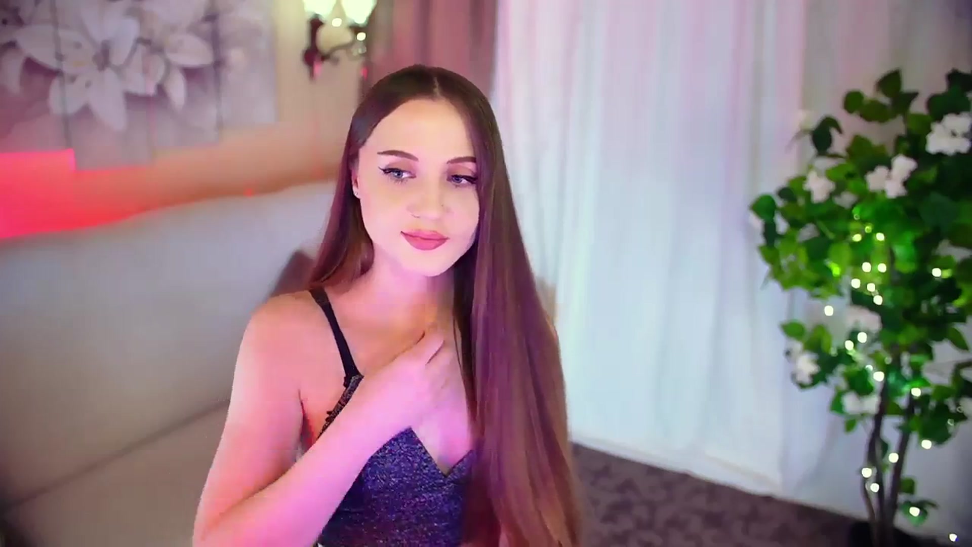 Gallery image thumbnail from Innocent_Soul's myfreecams stream on, 12/04/2023, 16:01 image 13 of 20