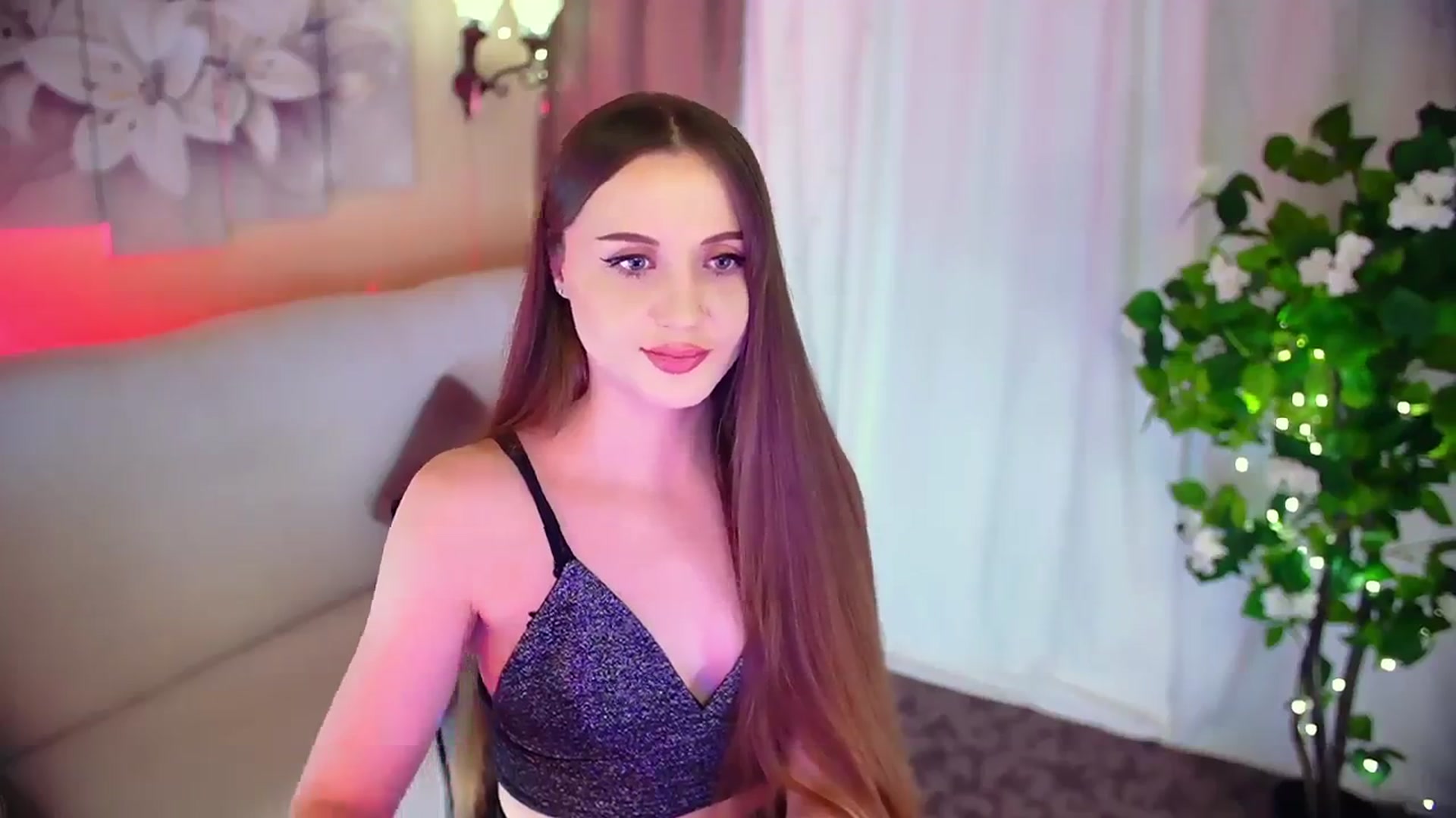 Gallery image thumbnail from Innocent_Soul's myfreecams stream on, 12/04/2023, 16:01 image 4 of 20