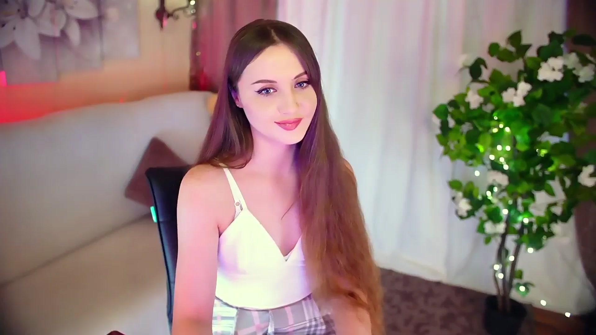 Gallery image thumbnail from Innocent_Soul's myfreecams stream on, 12/06/2023, 11:11 image 13 of 20