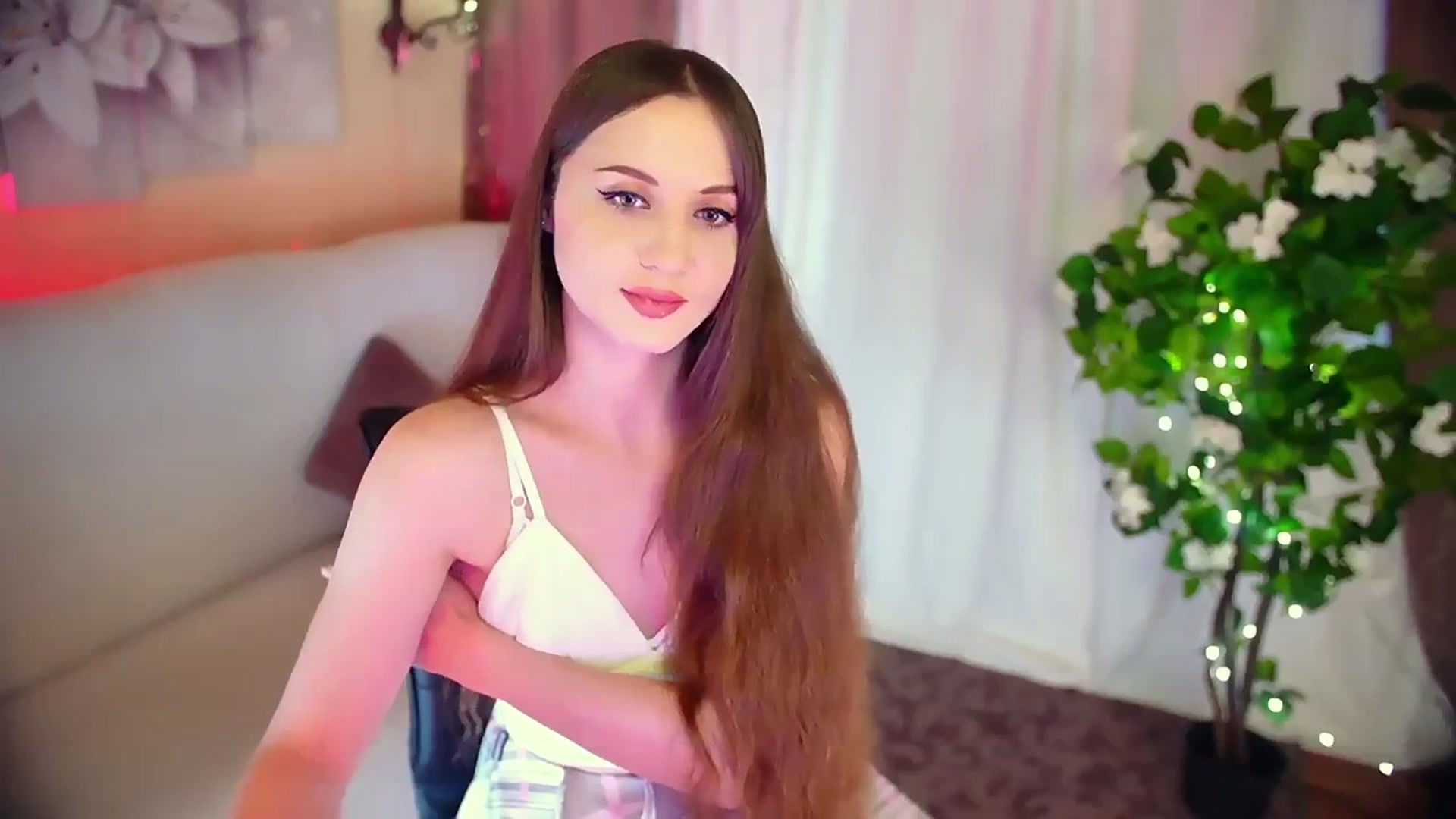Gallery image thumbnail from Innocent_Soul's myfreecams stream on, 12/06/2023, 11:11 image 17 of 20