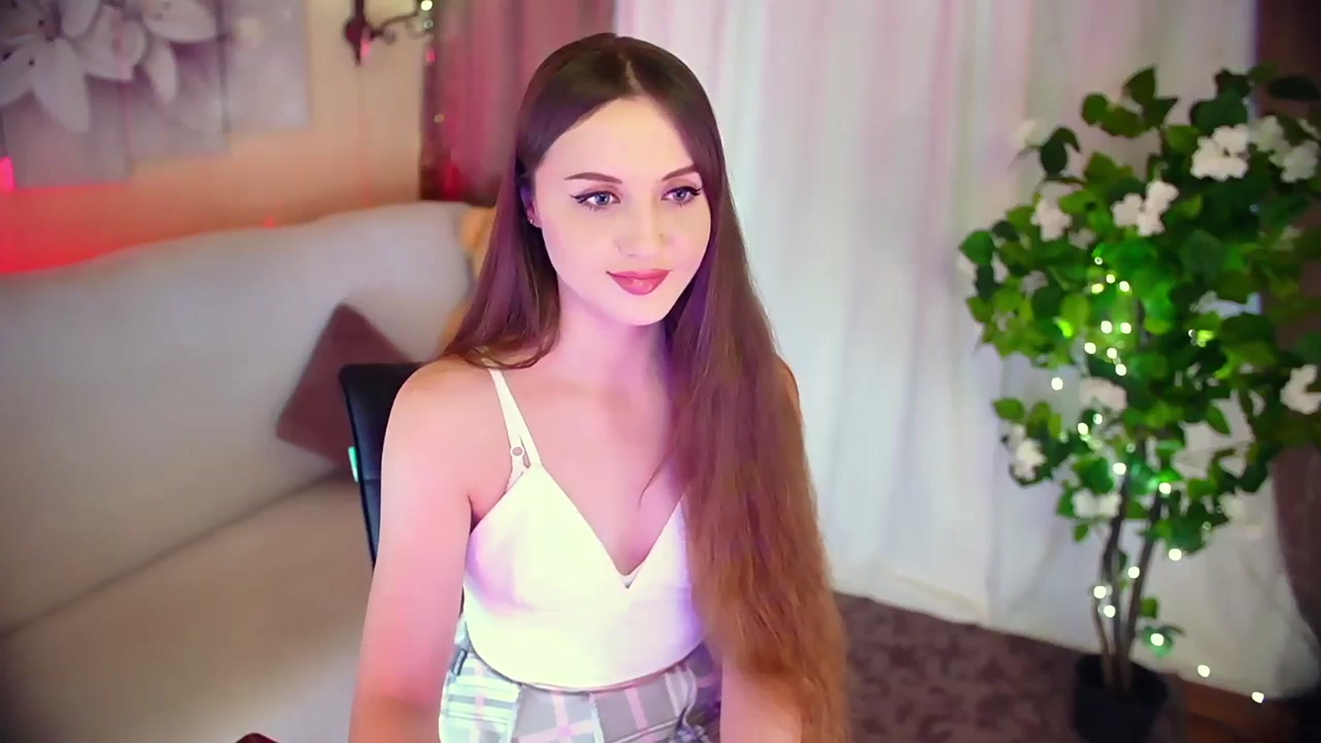 Gallery image thumbnail from Innocent_Soul's myfreecams stream on, 12/06/2023, 11:11 image 9 of 20