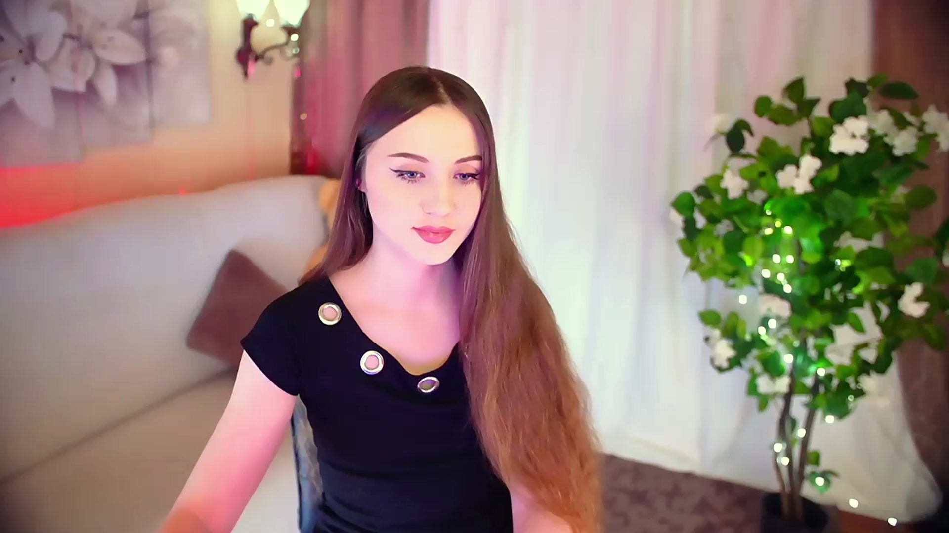 Gallery image thumbnail from Innocent_Soul's myfreecams stream on, 12/07/2023, 14:34 image 1 of 20