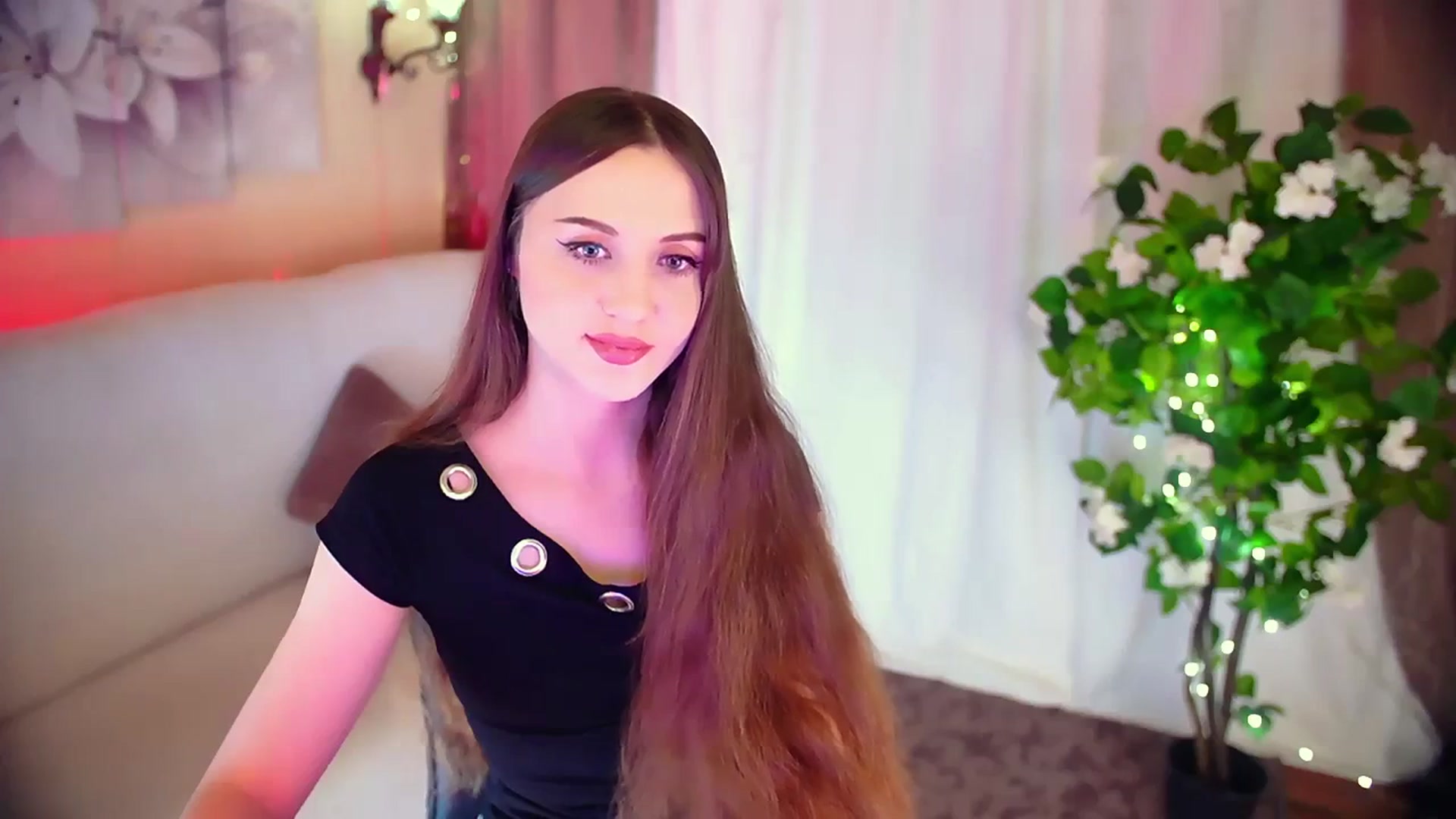 Gallery image thumbnail from Innocent_Soul's myfreecams stream on, 12/07/2023, 14:34 image 12 of 20