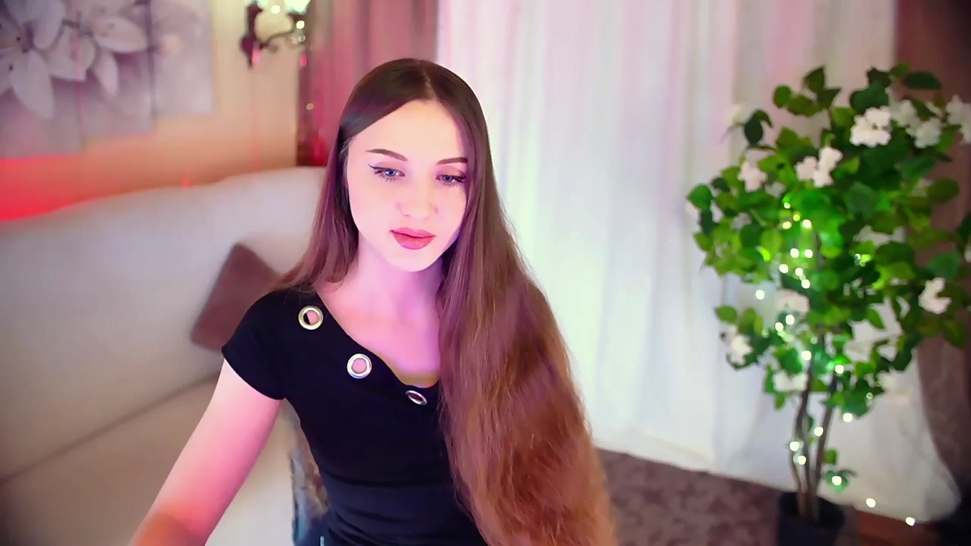 Gallery image thumbnail from Innocent_Soul's myfreecams stream on, 12/07/2023, 14:34 image 9 of 20