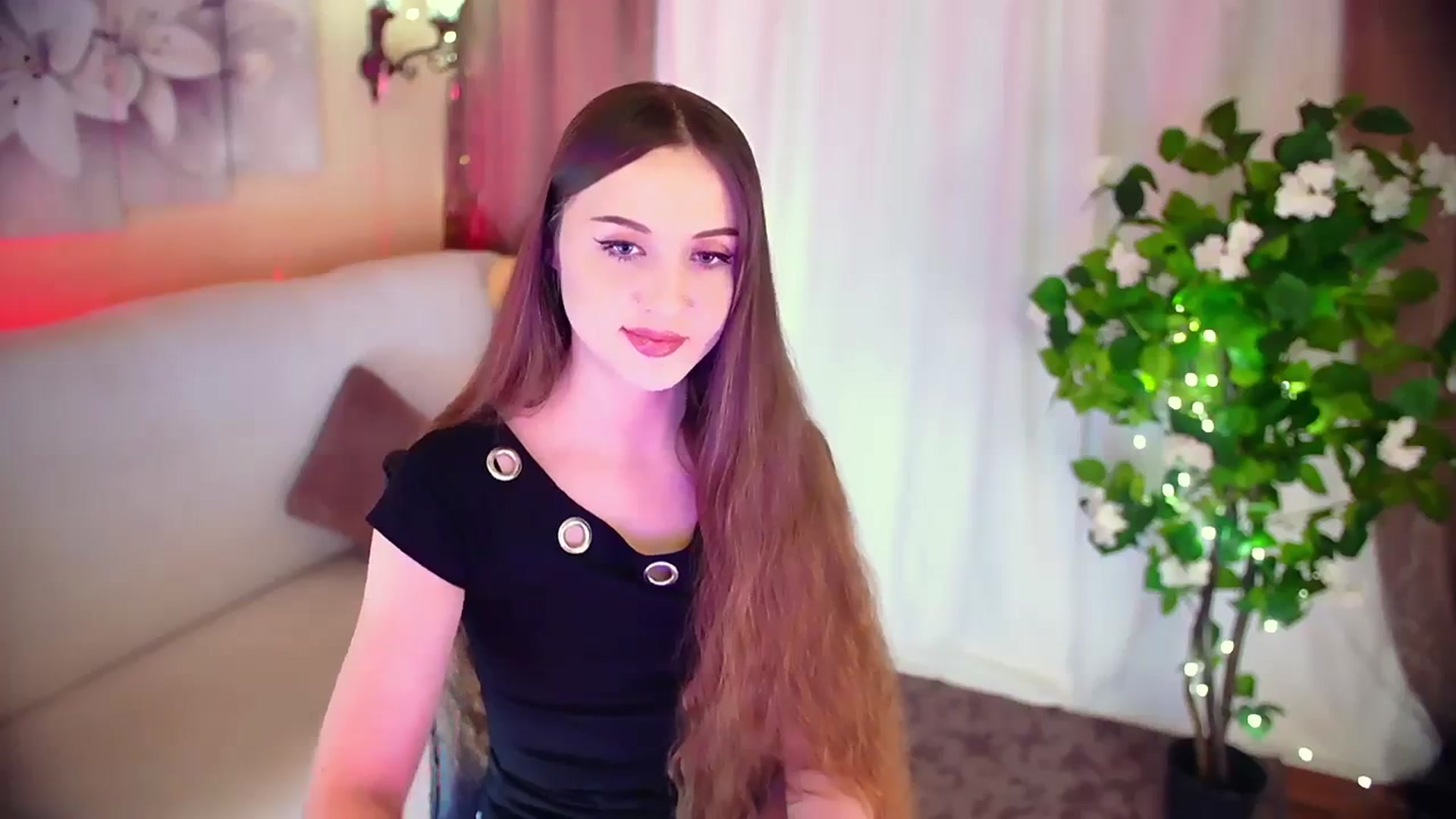 Gallery image thumbnail from Innocent_Soul's myfreecams stream on, 12/07/2023, 14:34 image 6 of 20