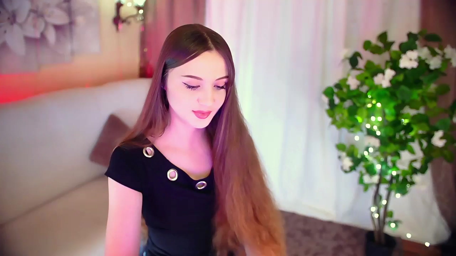 Gallery image thumbnail from Innocent_Soul's myfreecams stream on, 12/07/2023, 14:34 image 17 of 20