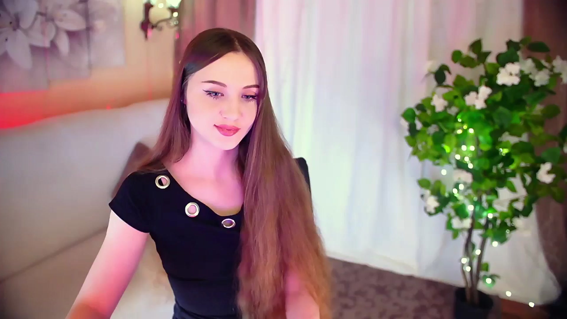 Gallery image thumbnail from Innocent_Soul's myfreecams stream on, 12/07/2023, 14:34 image 15 of 20