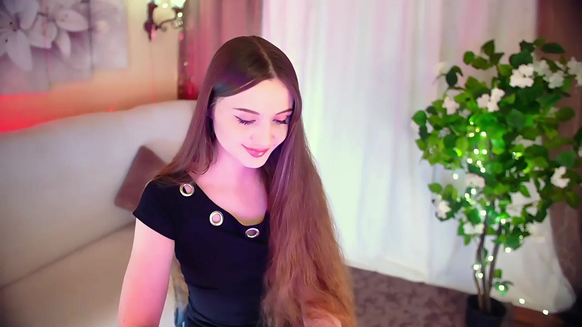 Gallery image thumbnail from Innocent_Soul's myfreecams stream on, 12/07/2023, 14:34 image 18 of 20