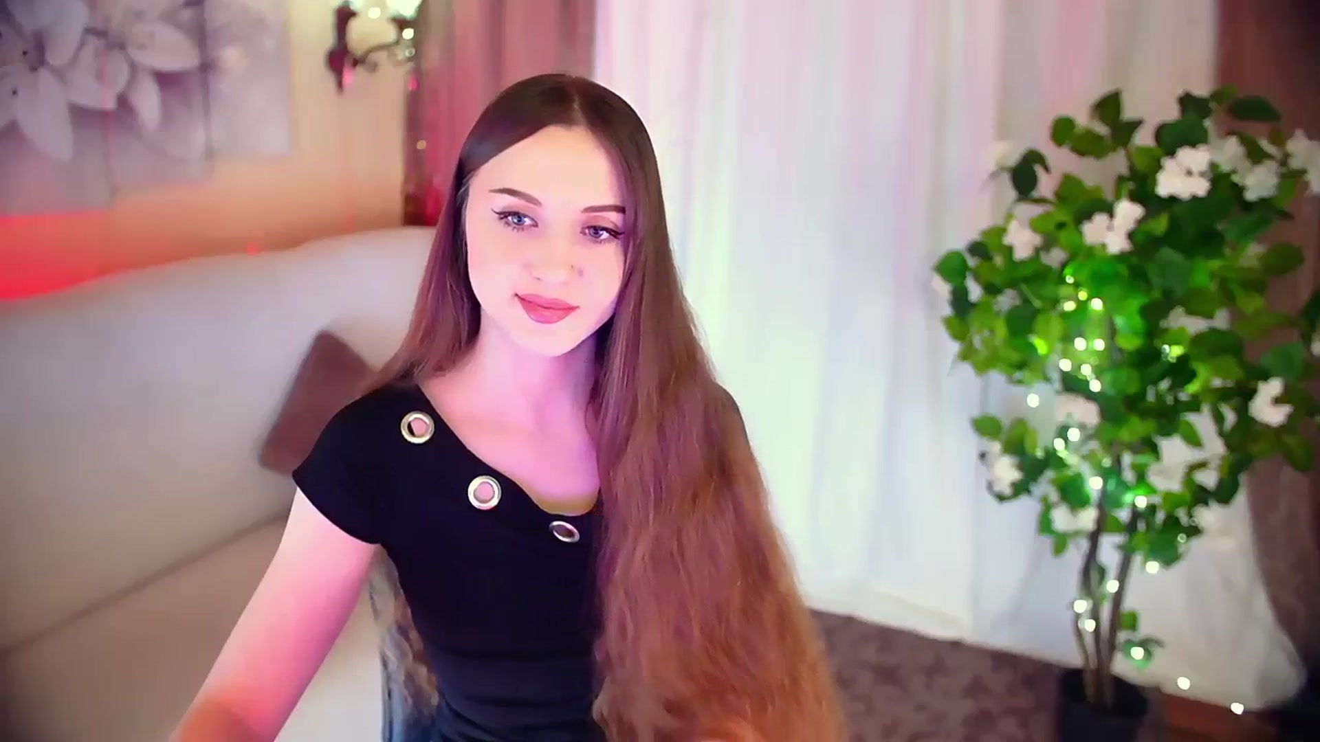 Gallery image thumbnail from Innocent_Soul's myfreecams stream on, 12/07/2023, 14:34 image 5 of 20
