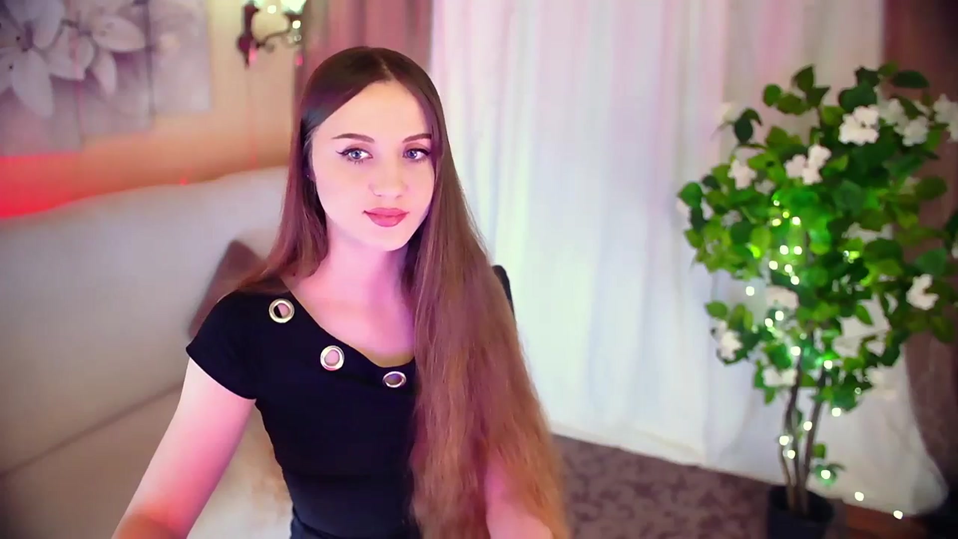 Gallery image thumbnail from Innocent_Soul's myfreecams stream on, 12/07/2023, 14:34 image 13 of 20