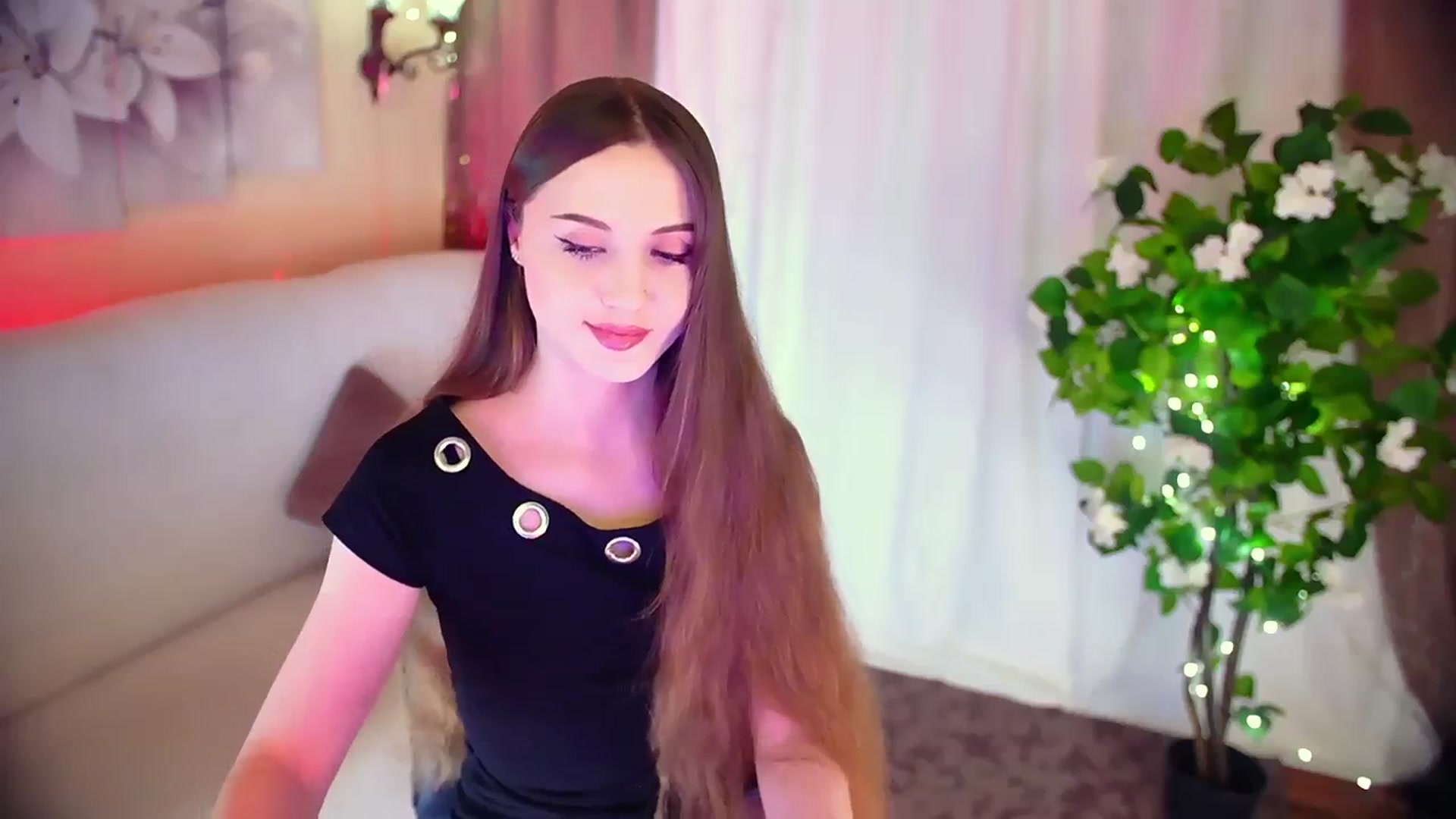 Gallery image thumbnail from Innocent_Soul's myfreecams stream on, 12/07/2023, 16:52 image 13 of 20
