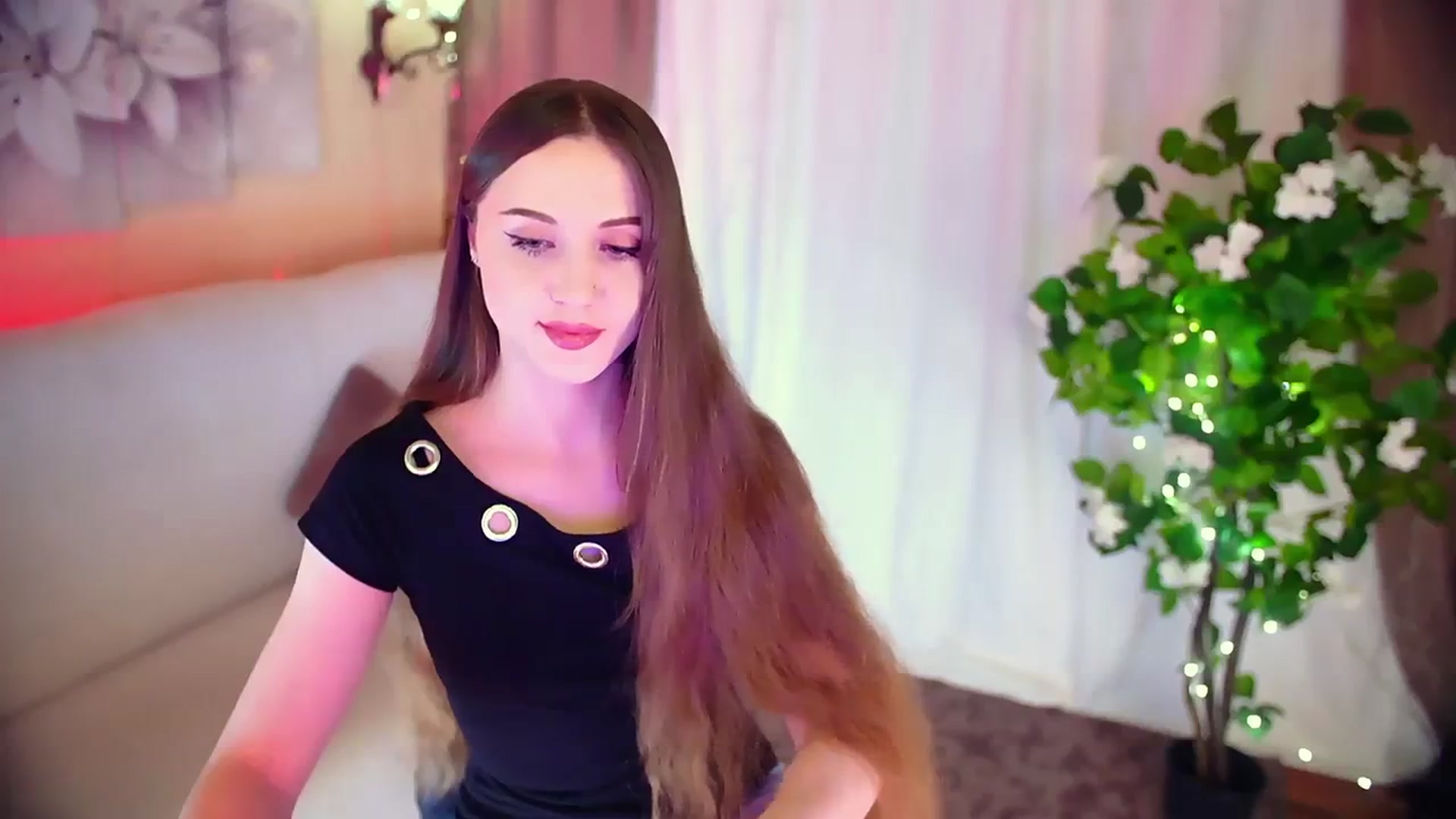 Gallery image thumbnail from Innocent_Soul's myfreecams stream on, 12/07/2023, 16:52 image 14 of 20