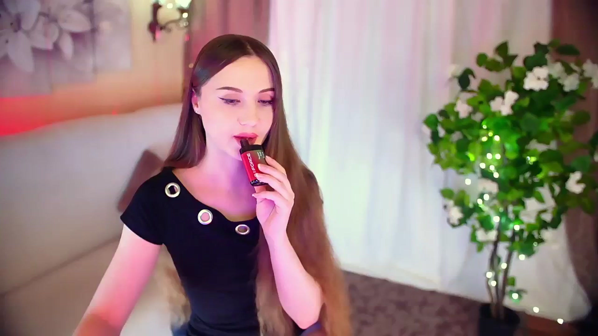 Gallery image thumbnail from Innocent_Soul's myfreecams stream on, 12/07/2023, 16:52 image 15 of 20