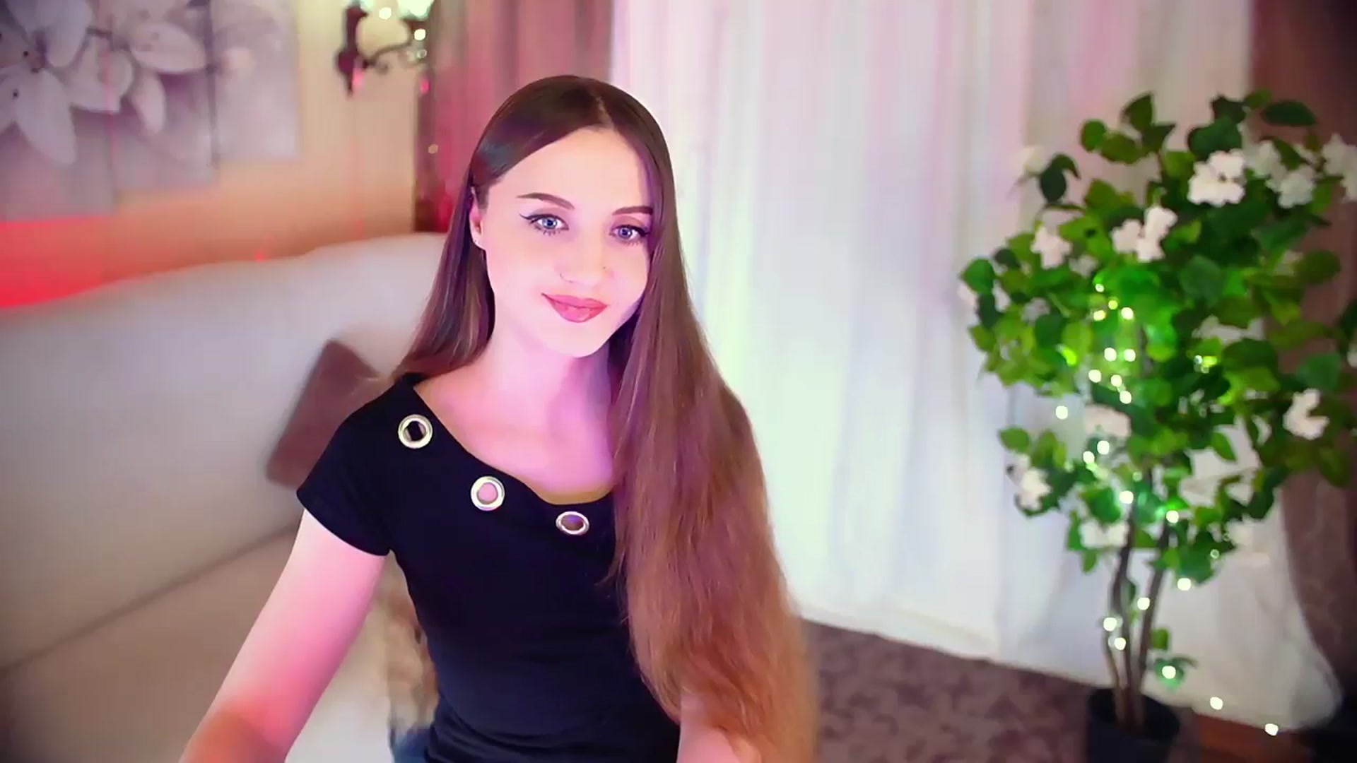 Gallery image thumbnail from Innocent_Soul's myfreecams stream on, 12/07/2023, 16:52 image 6 of 20