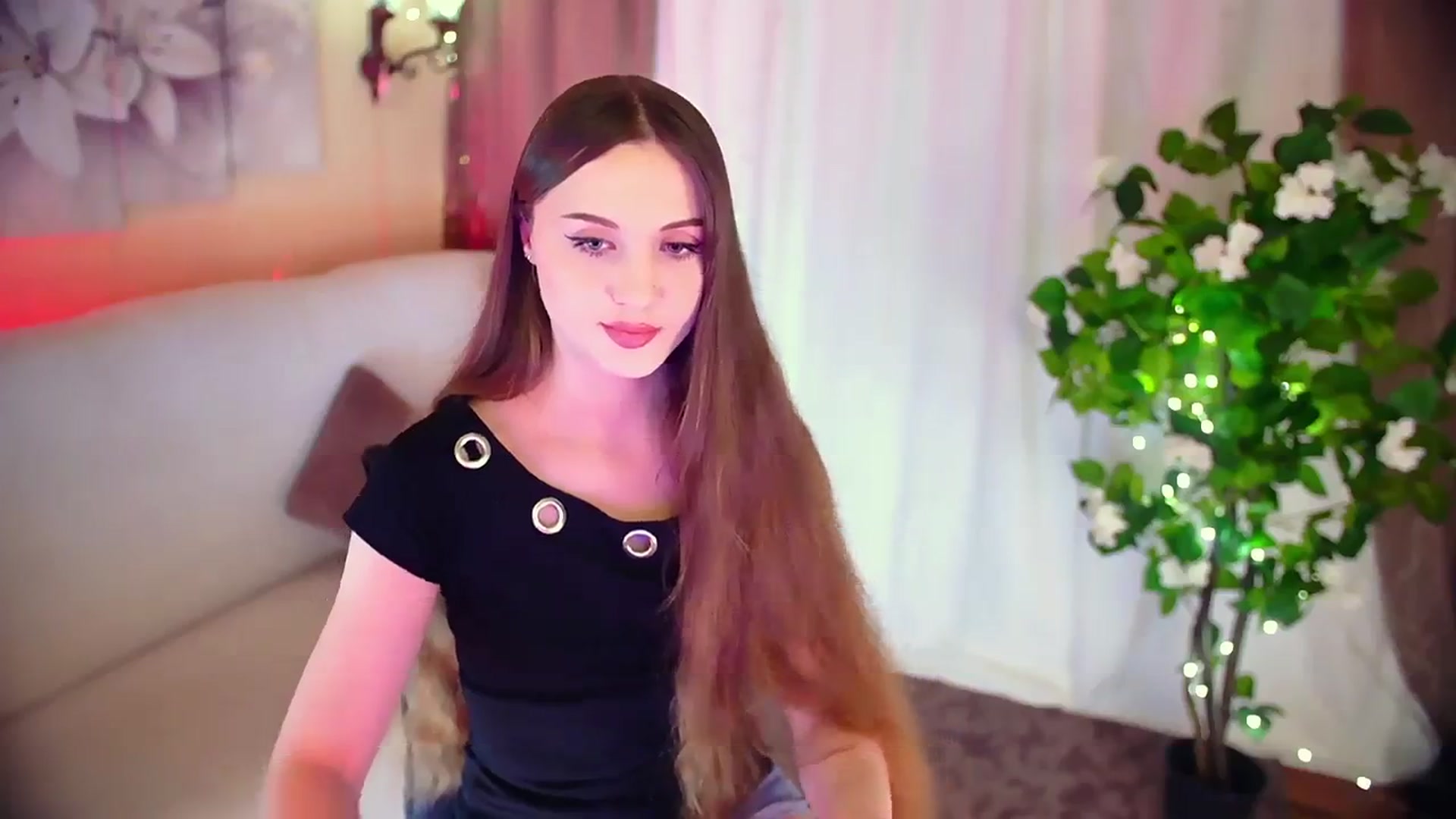 Gallery image thumbnail from Innocent_Soul's myfreecams stream on, 12/07/2023, 16:52 image 20 of 20