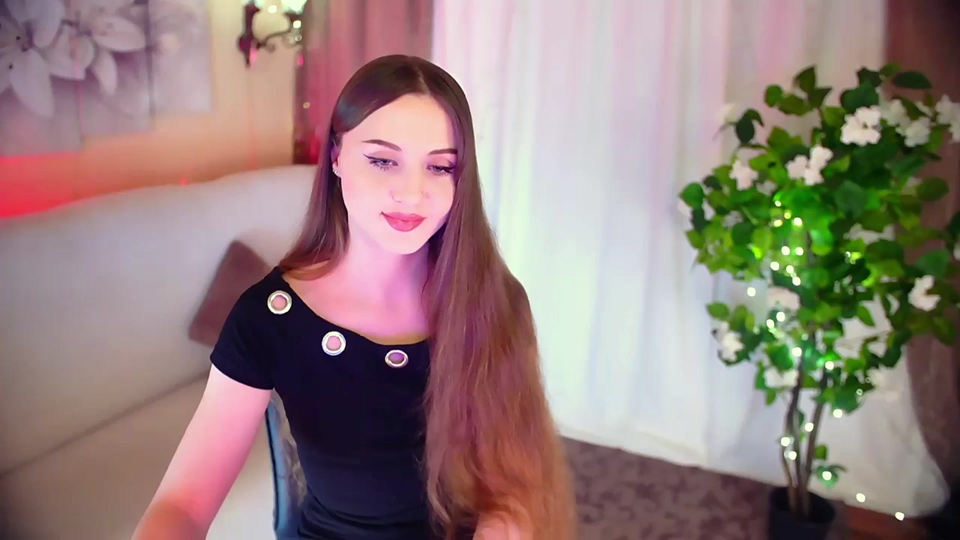 Gallery image thumbnail from Innocent_Soul's myfreecams stream on, 12/07/2023, 16:52 image 3 of 20