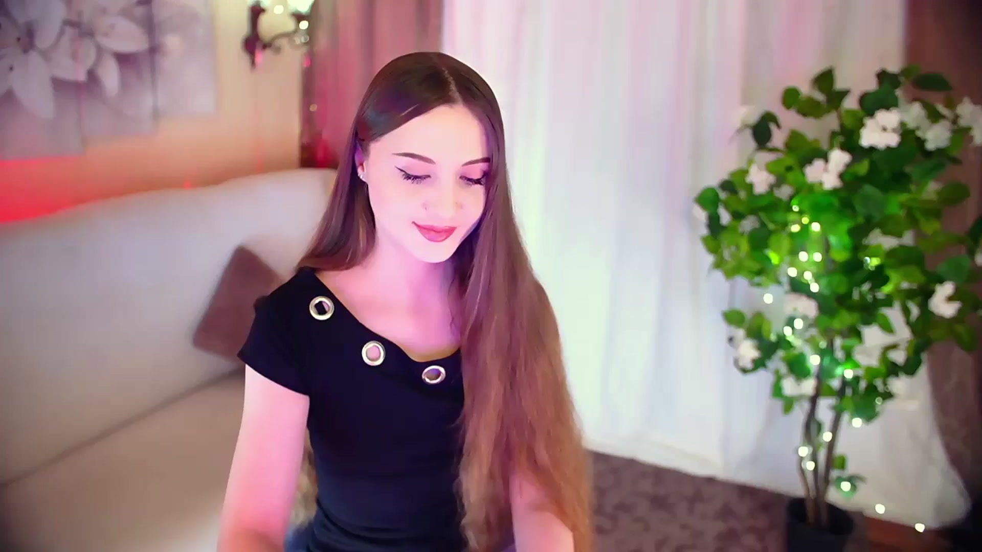 Gallery image thumbnail from Innocent_Soul's myfreecams stream on, 12/07/2023, 16:52 image 17 of 20