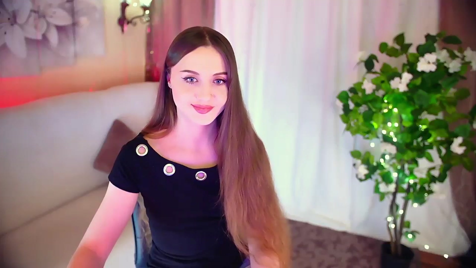 Gallery image thumbnail from Innocent_Soul's myfreecams stream on, 12/07/2023, 16:52 image 2 of 20