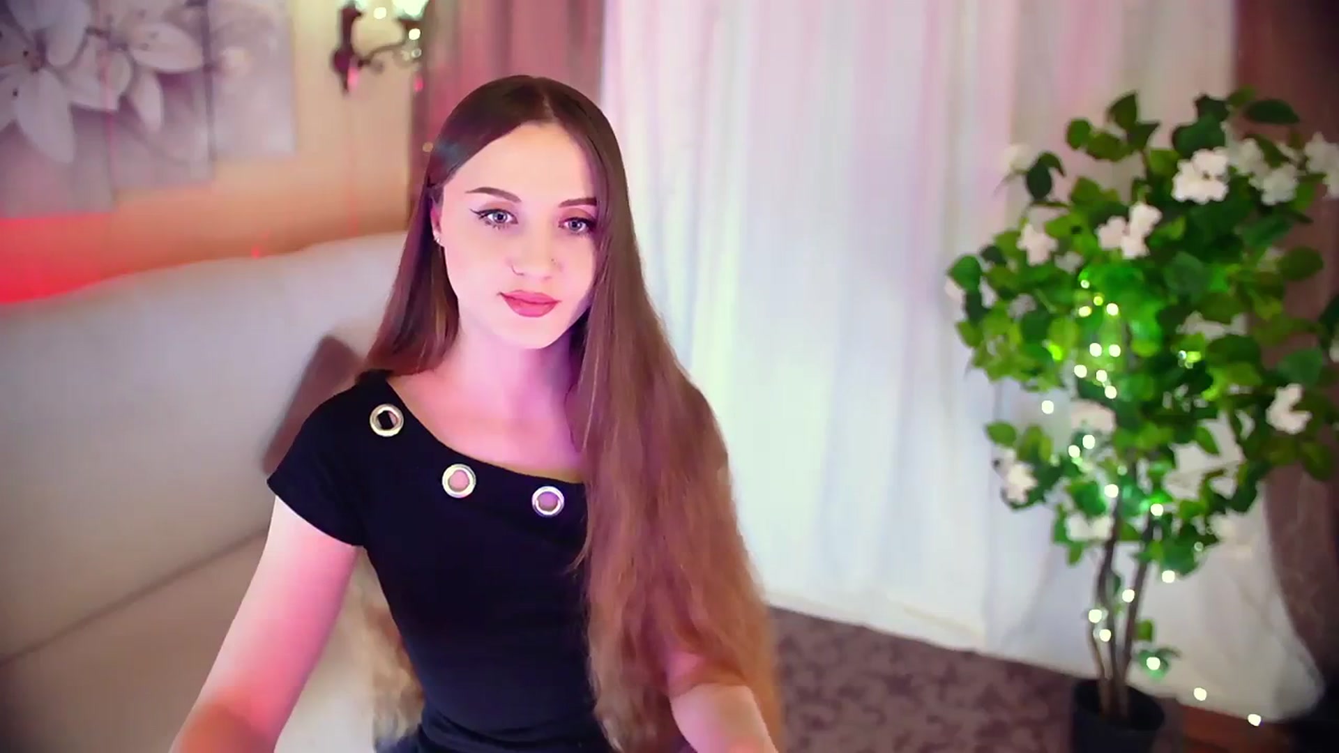 Gallery image thumbnail from Innocent_Soul's myfreecams stream on, 12/07/2023, 16:52 image 19 of 20