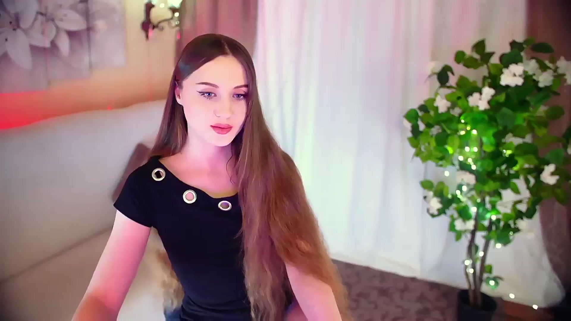 Gallery image thumbnail from Innocent_Soul's myfreecams stream on, 12/07/2023, 16:52 image 16 of 20