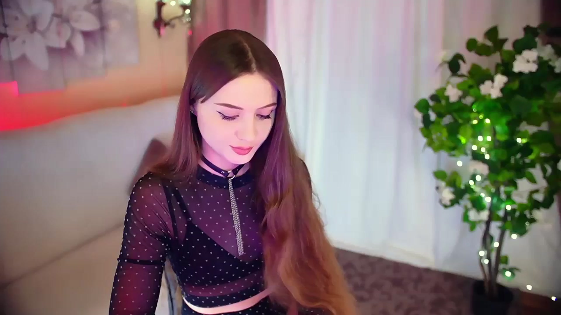 Gallery image thumbnail from Innocent_Soul's myfreecams stream on, 12/08/2023, 16:27 image 6 of 20