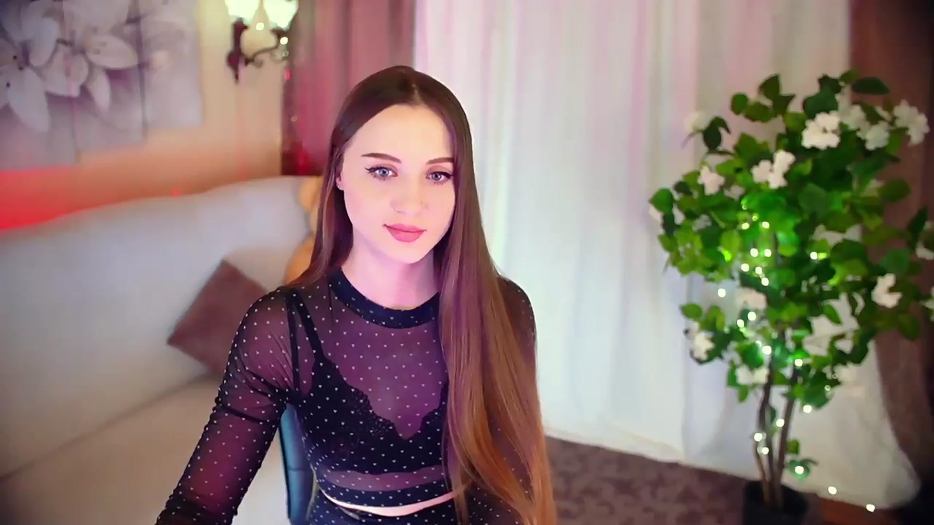 Gallery image thumbnail from Innocent_Soul's myfreecams stream on, 12/12/2023, 15:22 image 3 of 20