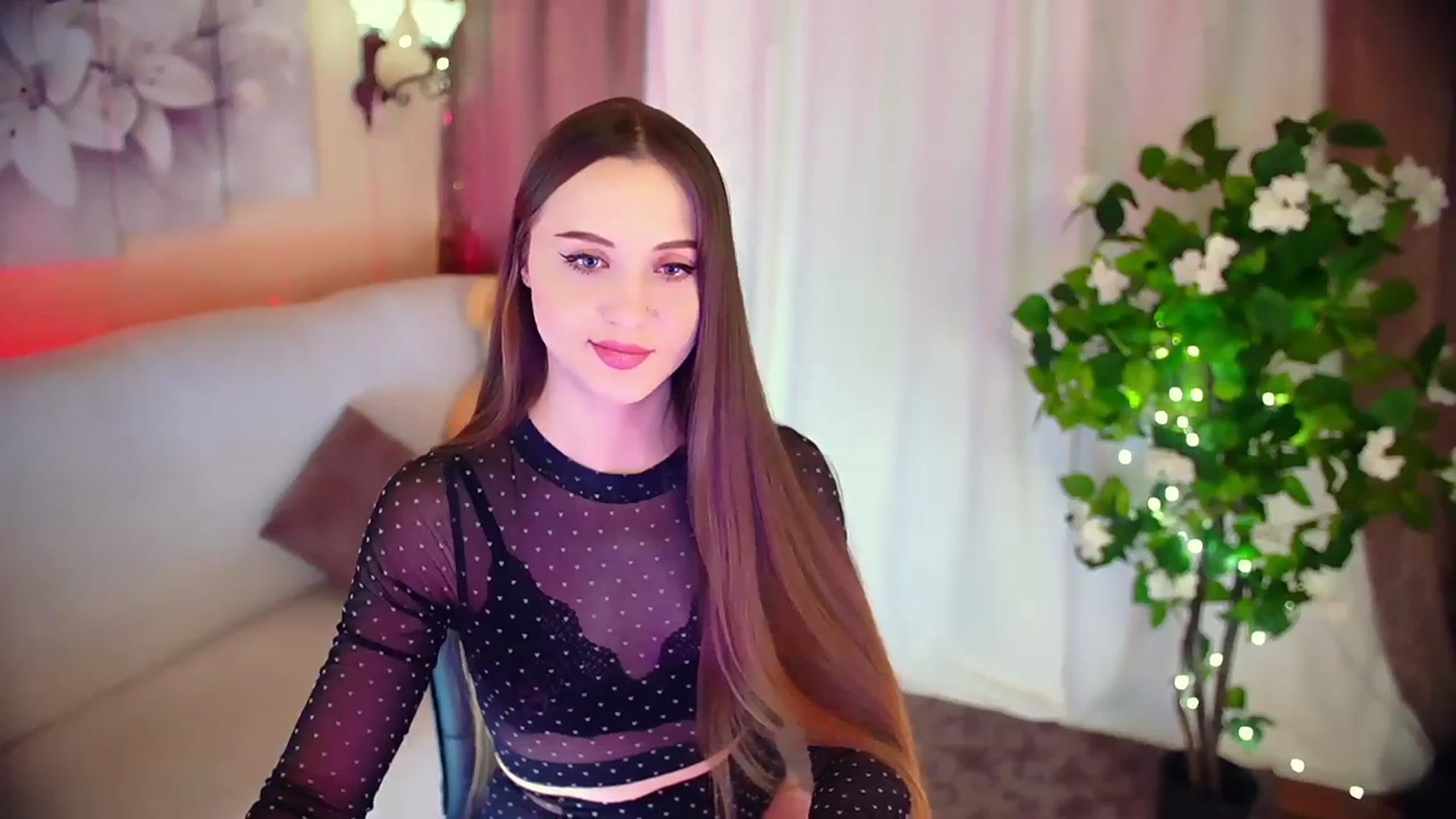 Gallery image thumbnail from Innocent_Soul's myfreecams stream on, 12/12/2023, 15:22 image 8 of 20