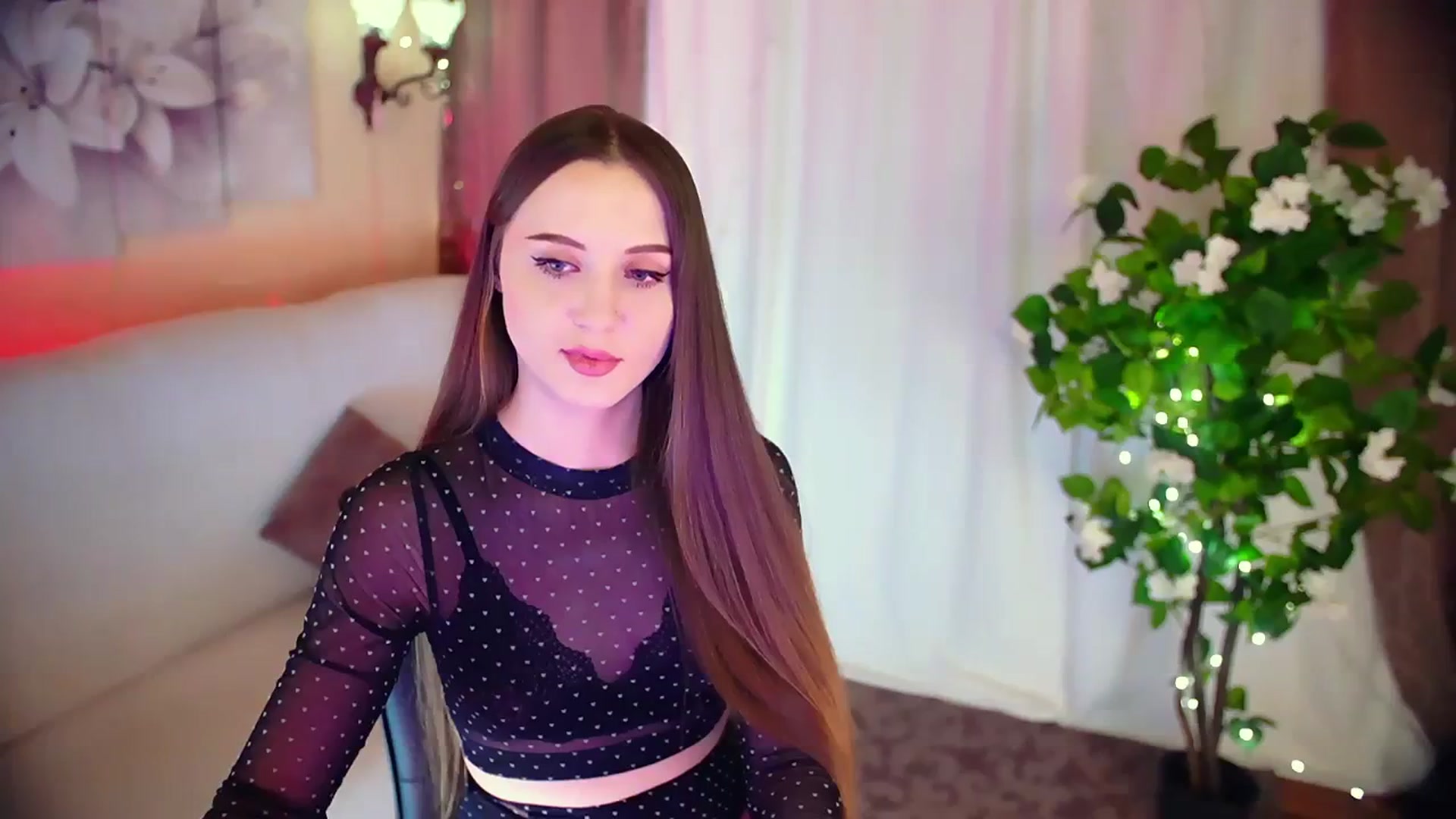 Gallery image thumbnail from Innocent_Soul's myfreecams stream on, 12/12/2023, 16:23 image 4 of 20