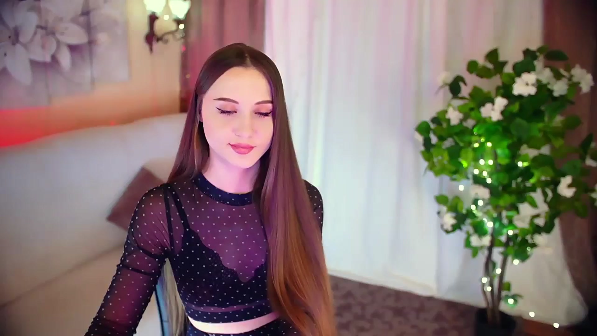 Gallery image thumbnail from Innocent_Soul's myfreecams stream on, 12/12/2023, 16:23 image 15 of 20
