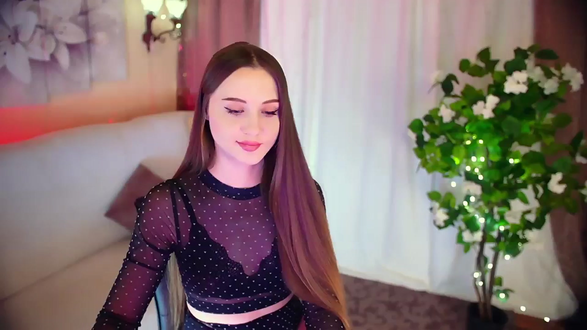 Gallery image thumbnail from Innocent_Soul's myfreecams stream on, 12/12/2023, 16:23 image 13 of 20
