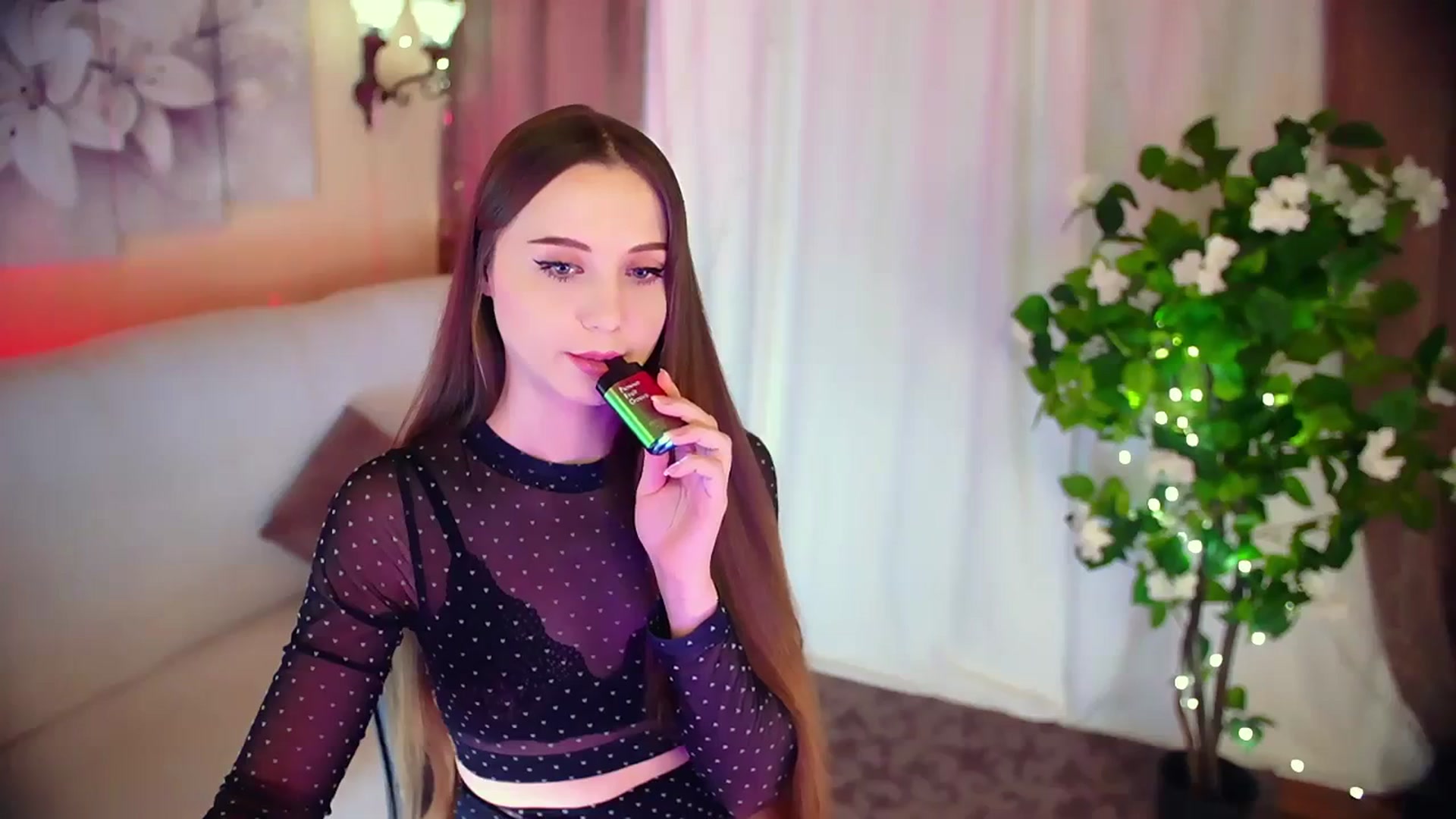 Gallery image thumbnail from Innocent_Soul's myfreecams stream on, 12/12/2023, 16:23 image 17 of 20